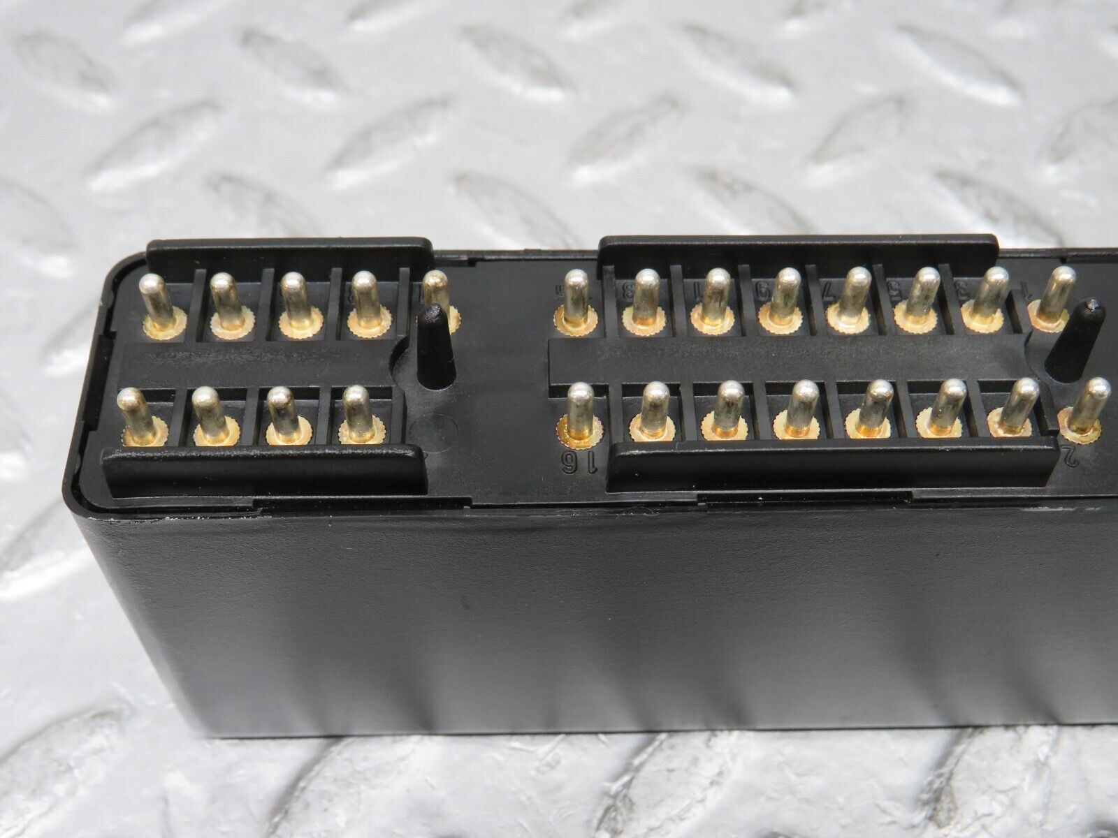 37904 Mercedes-Benz A124 320E Cabriolet Headlight Control Unit Relay 1265420332