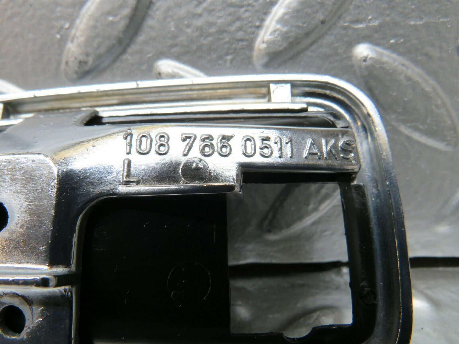 23448 Mercedes-Benz W114 280E Chrome Frame For Door Handle Left 1087660511