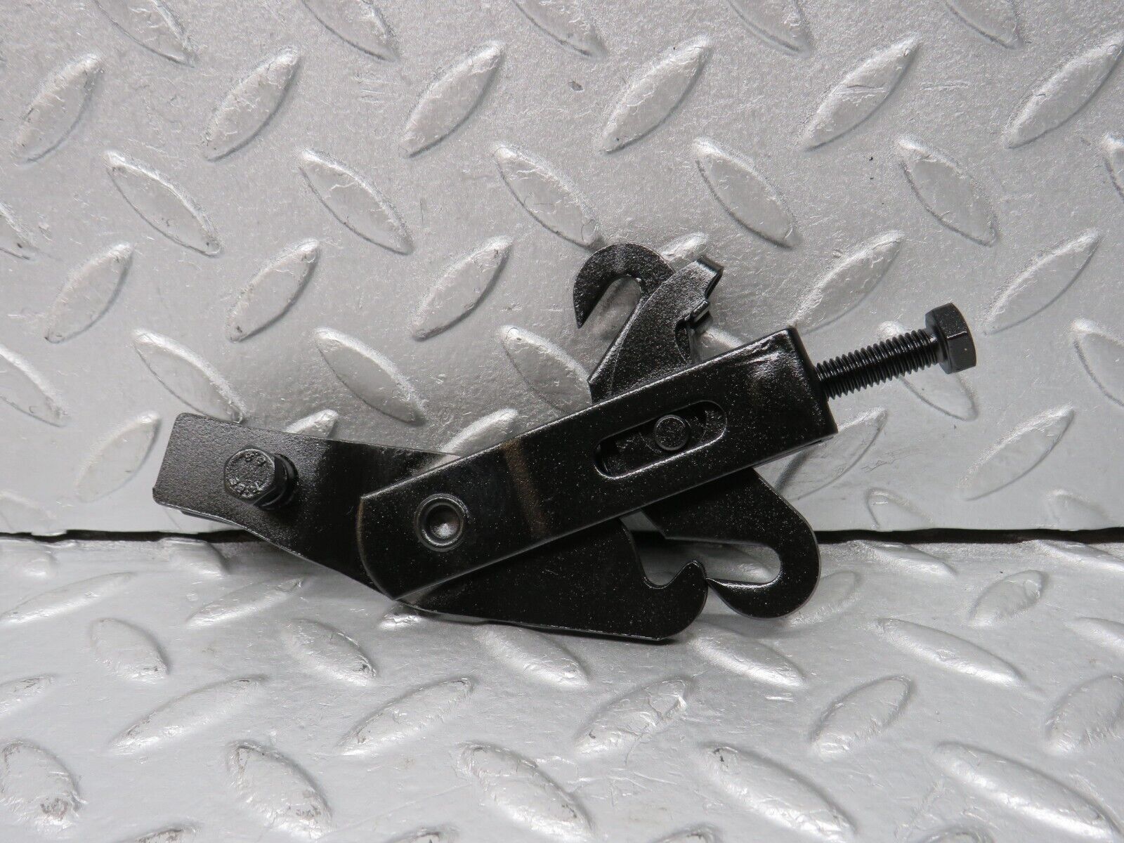 38942 Mercedes-Benz W201 190E 2.6L Handbrake Adjusting Handbrake Regulator