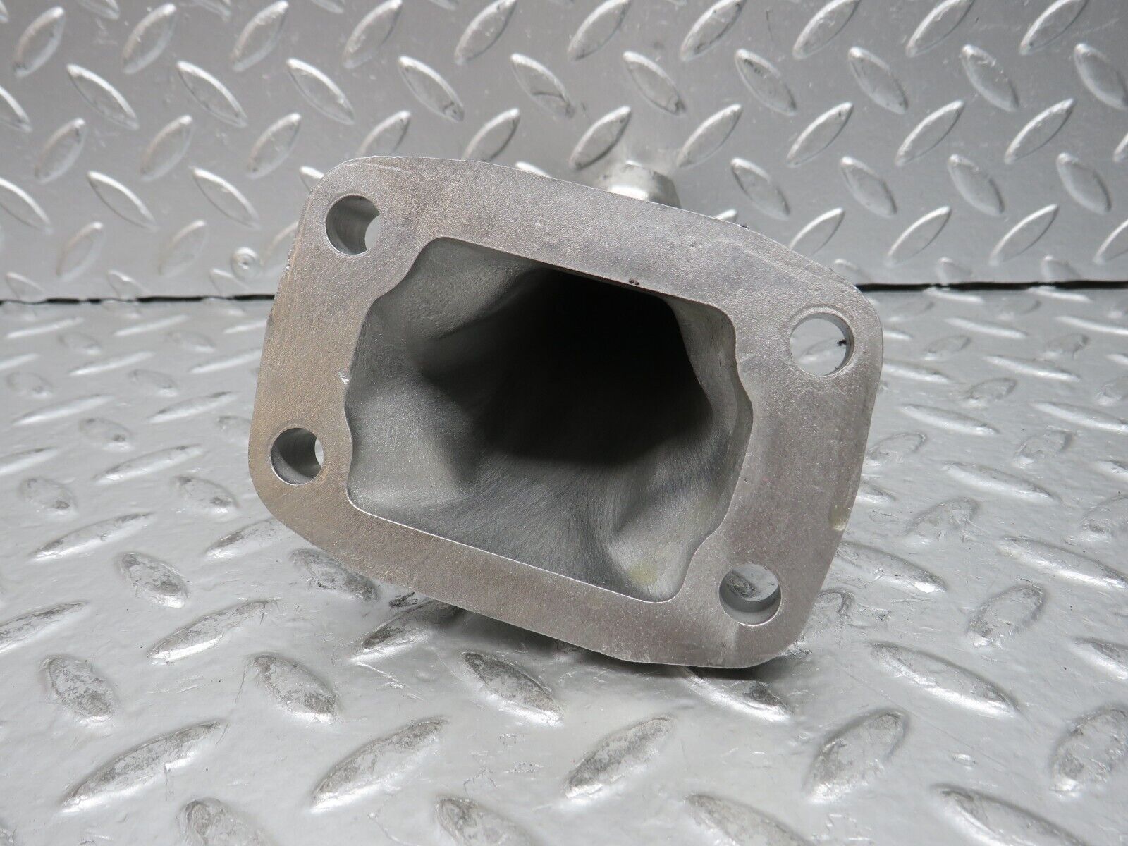 27996 Mercedes-Benz W123 280E Engine Mount Bracket Right Side 1232230304