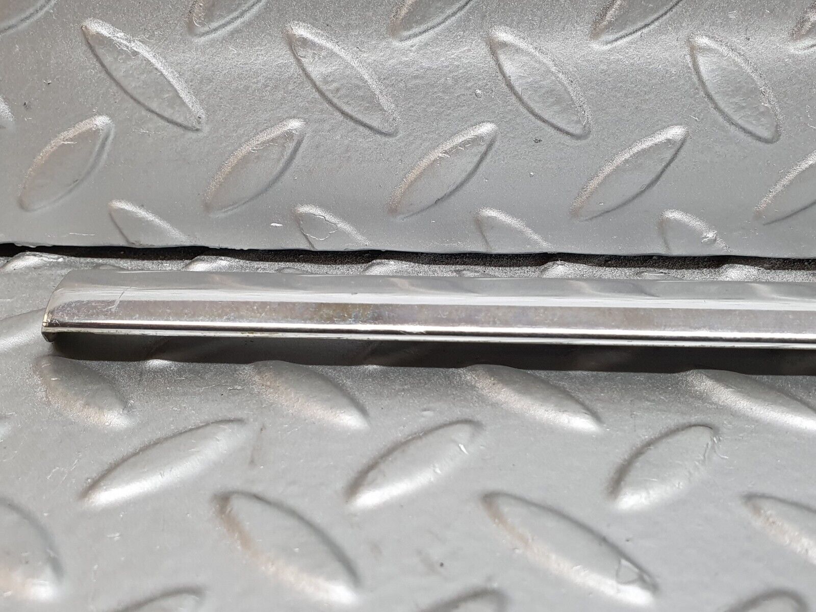 41188 Mercedes-Benz W126 300SE Rear Left Door Chrome Moulding Trim