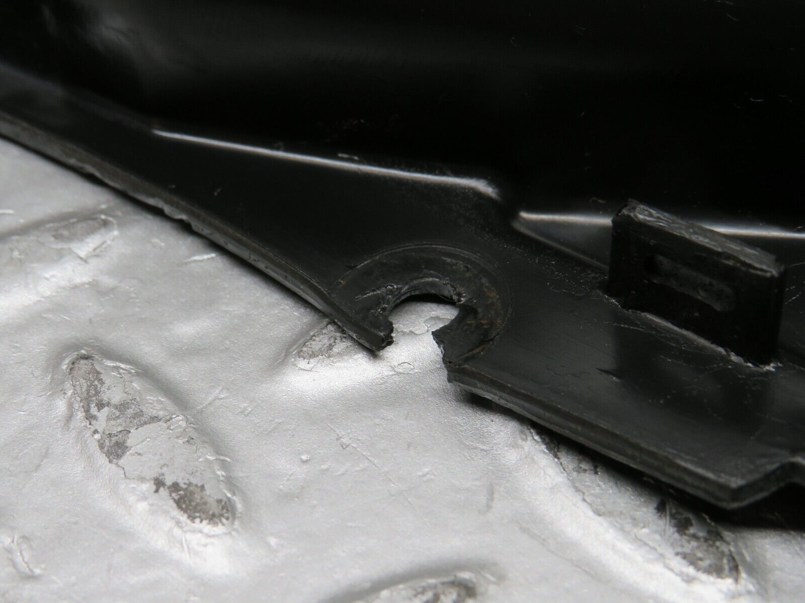 37790 Mercedes-Benz A124 320E Cabriolet Rear Right Window Regulator Plastic Cover 1246909030