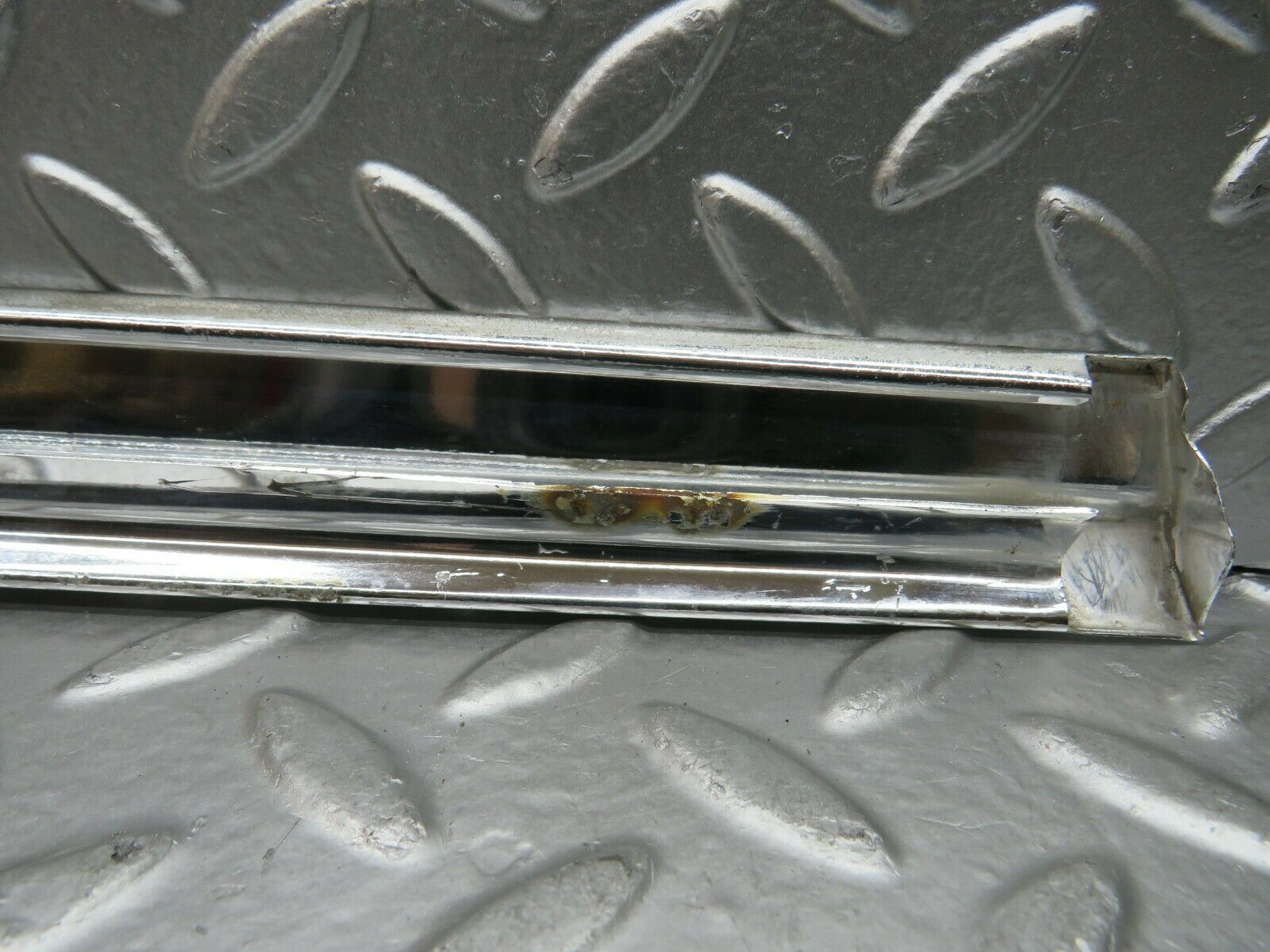 22739 Mercedes-Benz C107 450SLC Coupe Rear Right Window Chrome Trim