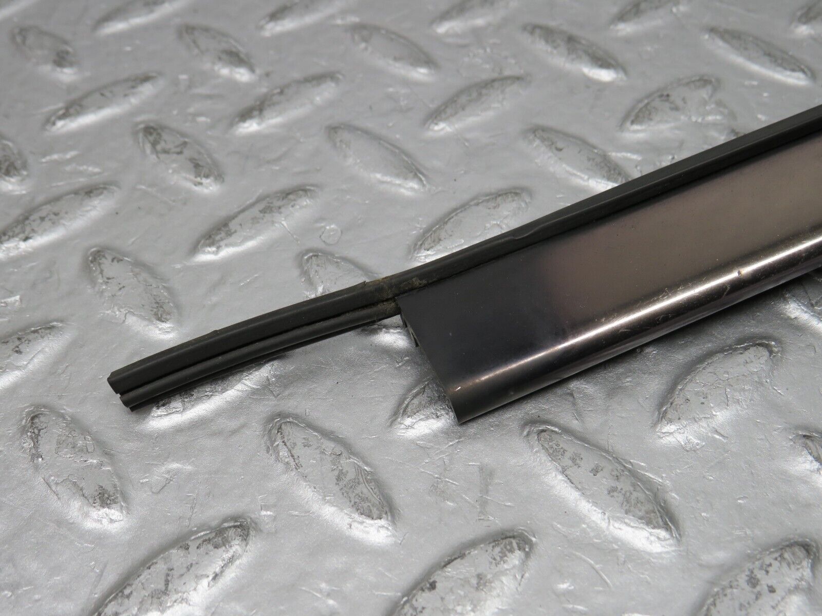 37896 Mercedes-Benz A124 320E Cabriolet A Pillar Exterior Moulding Trim Right