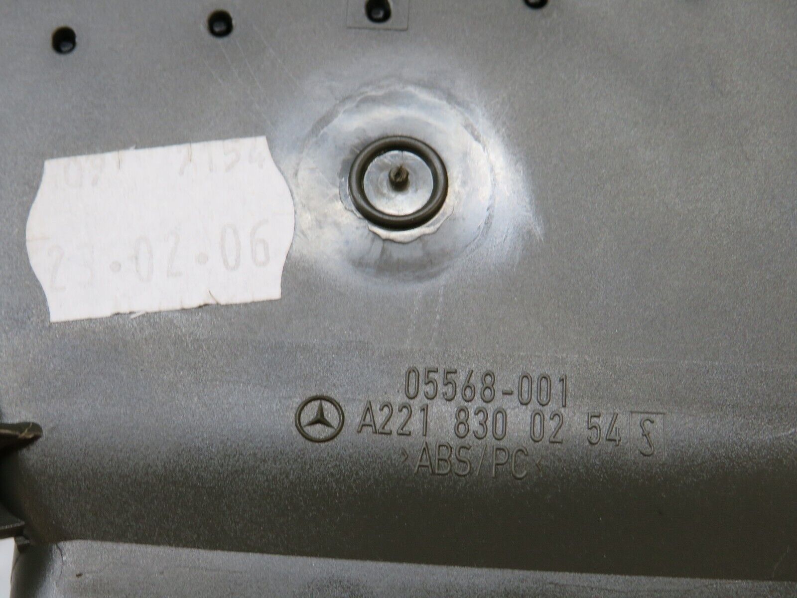 35193 Mercedes-Benz W221 Dash Air Vent Right Side 2218300254