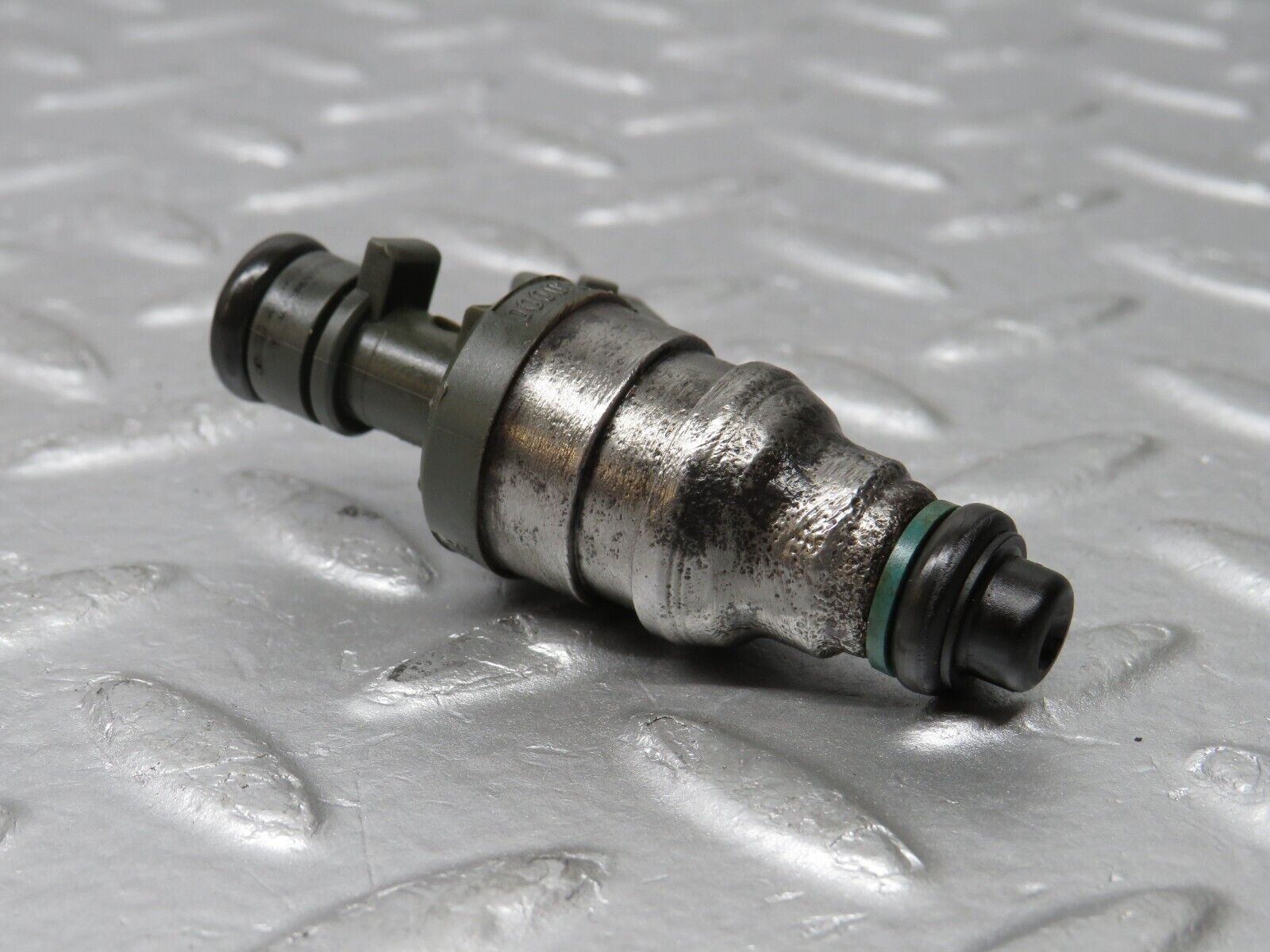 38142 Mercedes-Benz A124 320E Cabriolet Fuel Injector Bosch 0280155209 0000787323