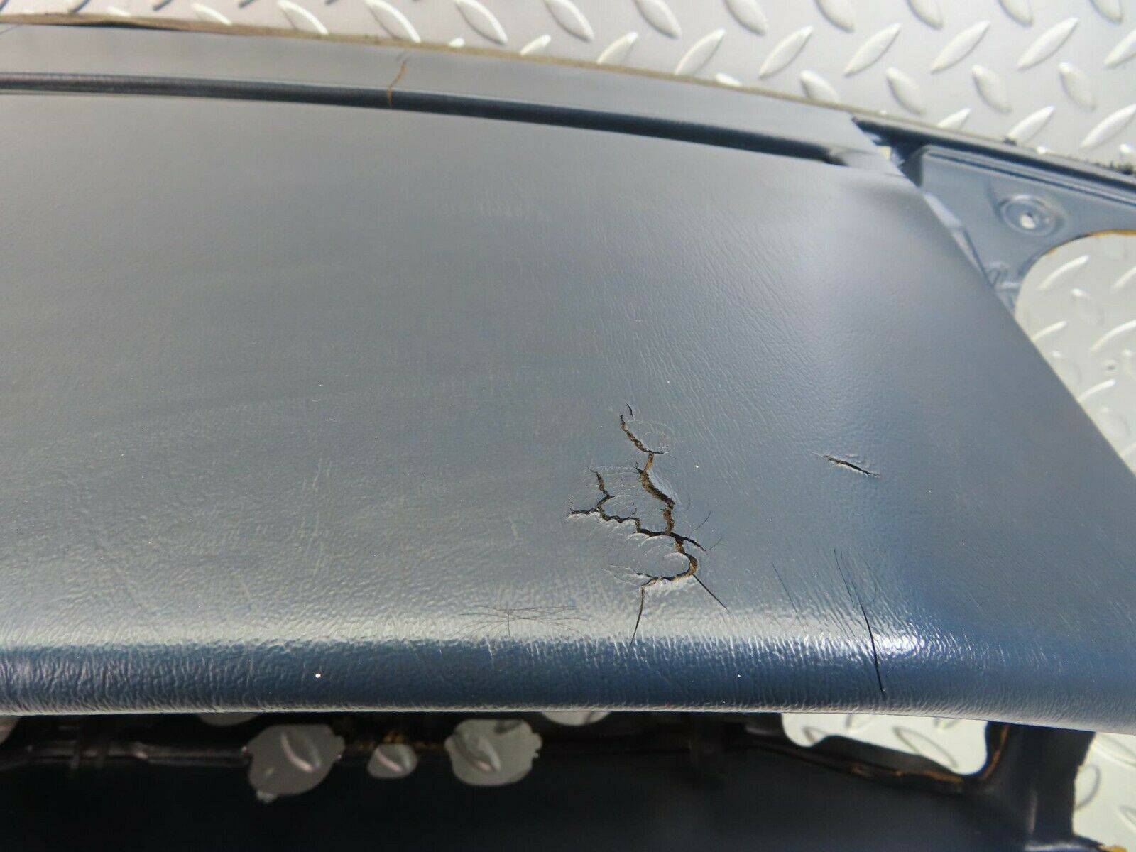 9397 Mercedes-Benz C124 300CE Coupe Dashboard Frame Blue