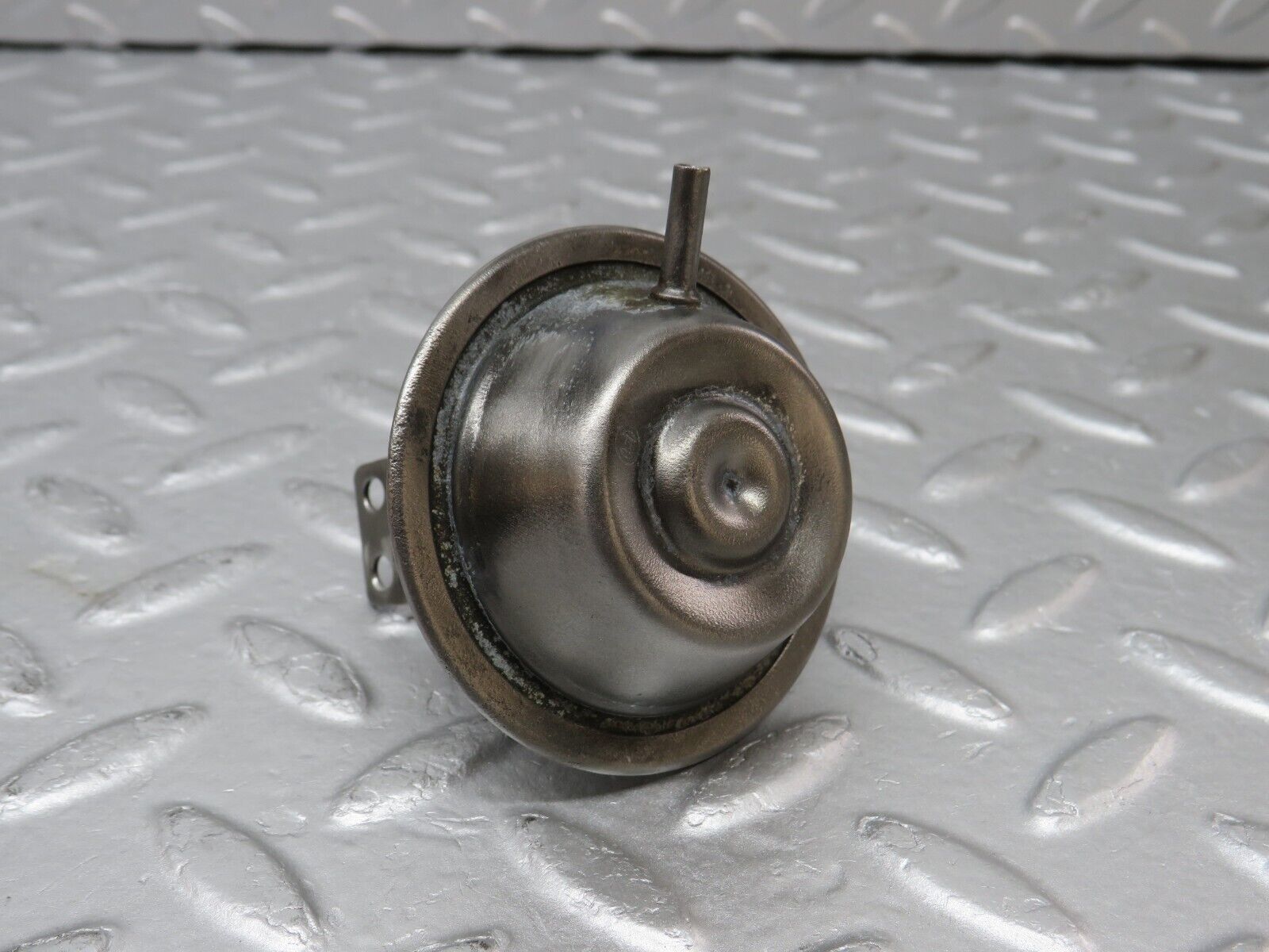 36582 Mercedes-Benz W201 190E 2.0L Ignition Distributor Vacuum Control Valve