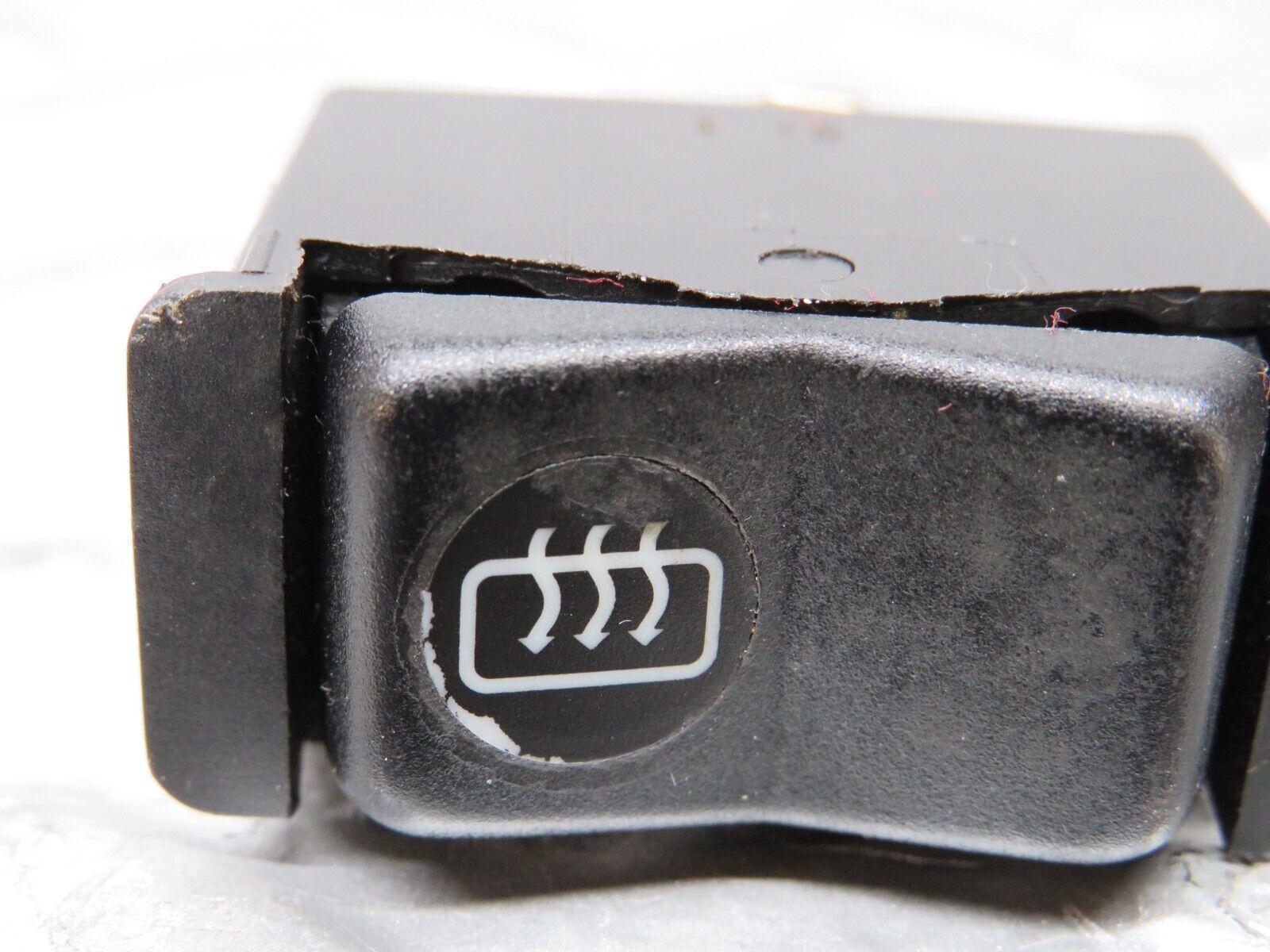 25347 Mercedes-Benz W201 190D Rear Heated Window Switch 0008206010