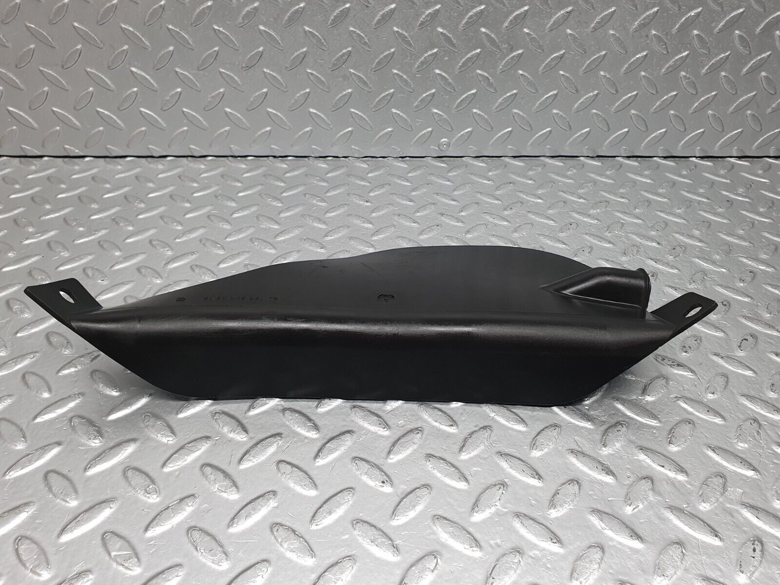 40951 Mercedes-Benz W126 300SE Vacuum Pump Housing Cover 1268050914