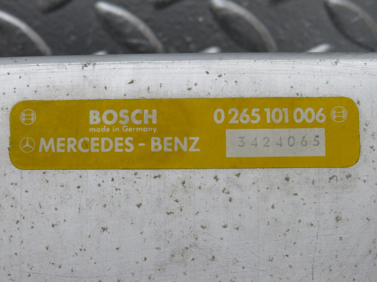 34304 Mercedes-Benz C126 380SEC Coupe ABS Control Unit Bosch 0265101006