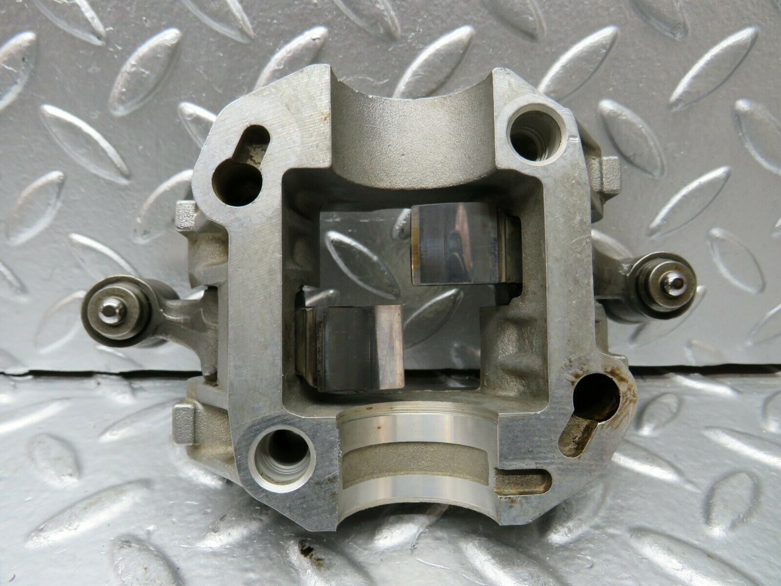 23073 Mercedes-Benz C123 230CE Coupe Rocker Arms Camshaft Bearing Block 1020512110