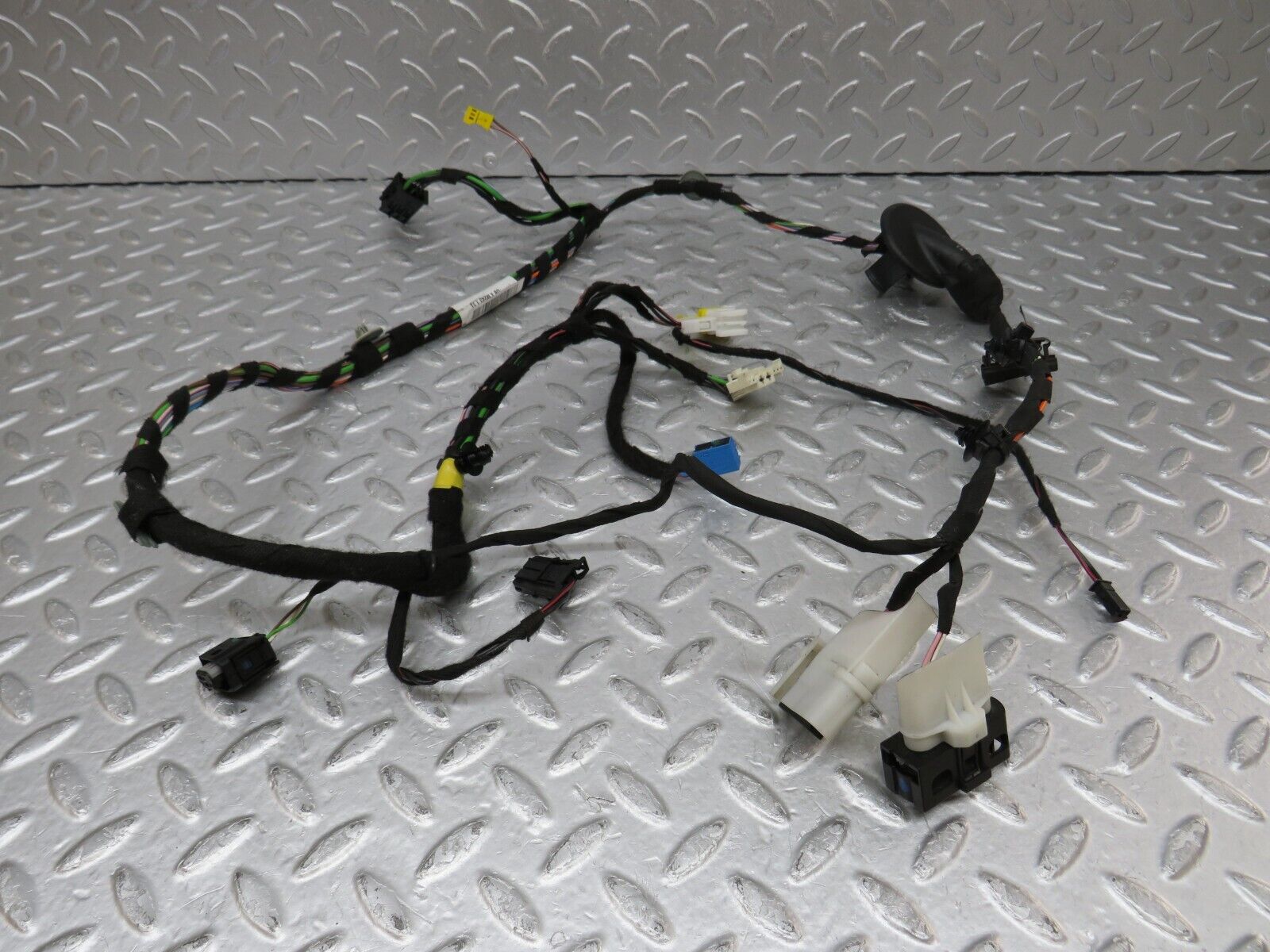 35245 Mercedes-Benz W221 Front Right Door Wire Harness 2214401813