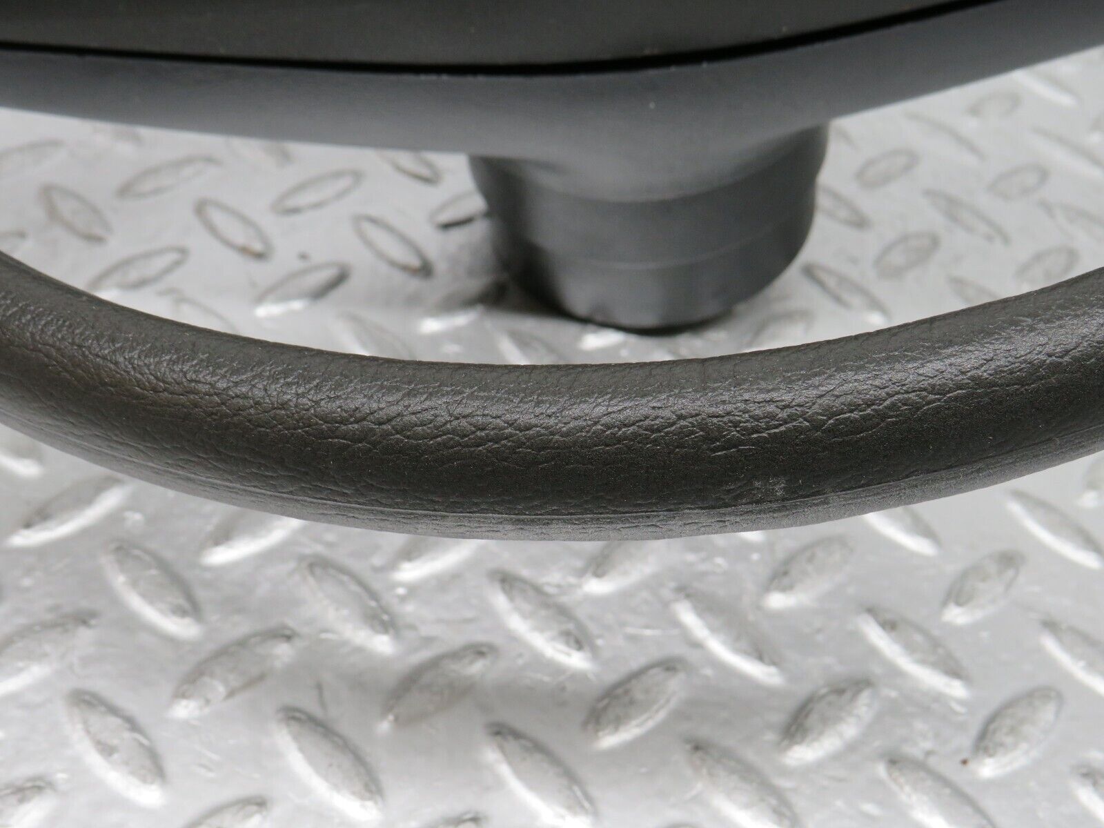 30038 Porsche 924 Steering Wheel 690578