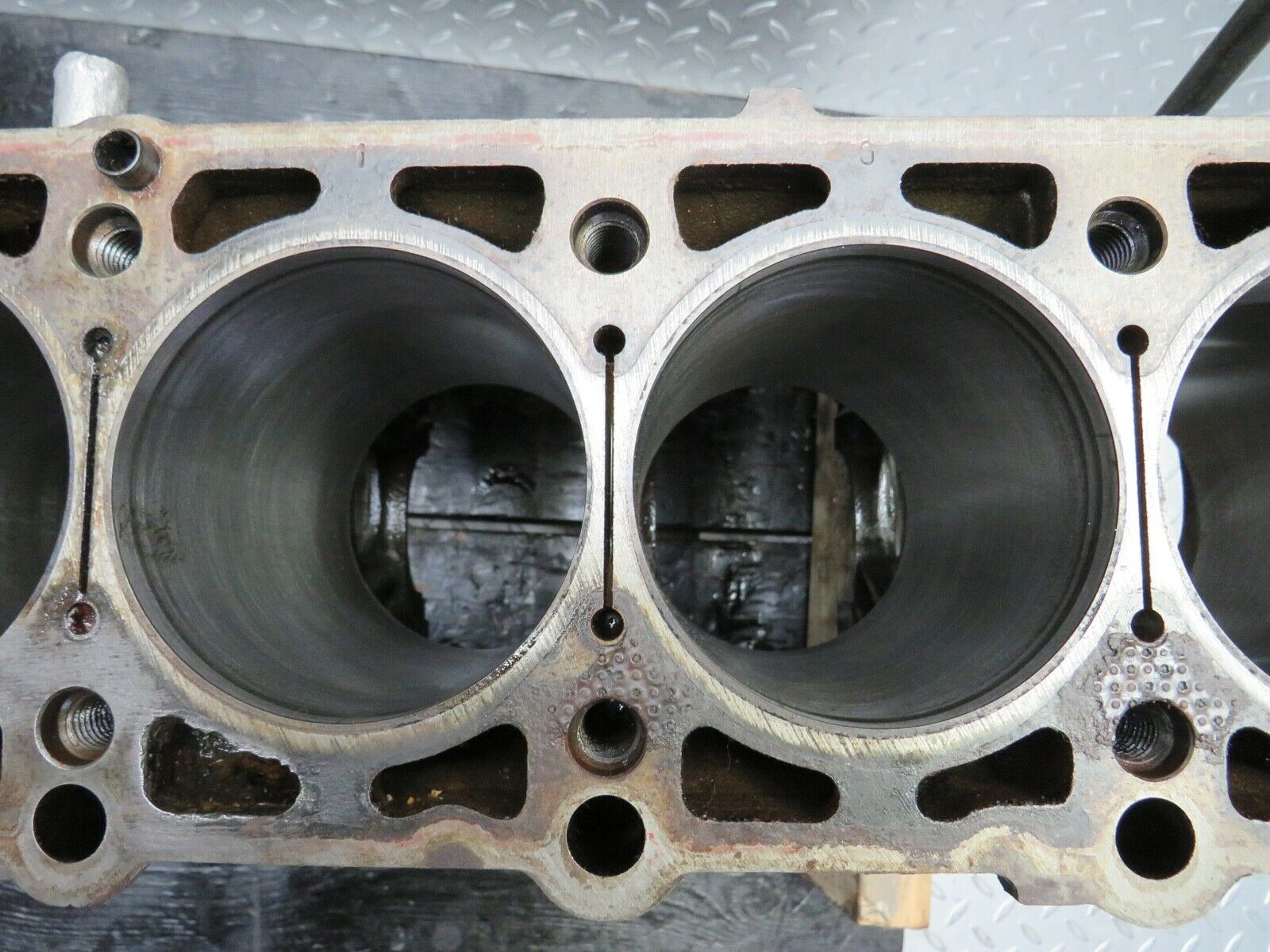 21952 Mercedes-Benz W126 300SE Engine Block M103.981 1030110401