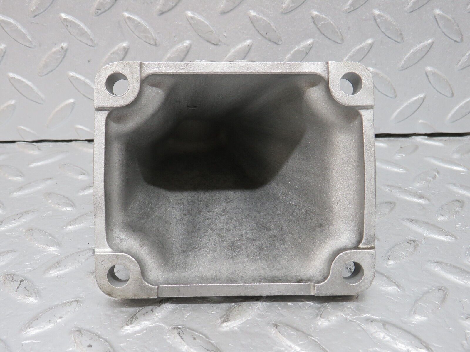 38123 Mercedes-Benz A124 320E Cabriolet Engine Mount Bracket Right 6032236204