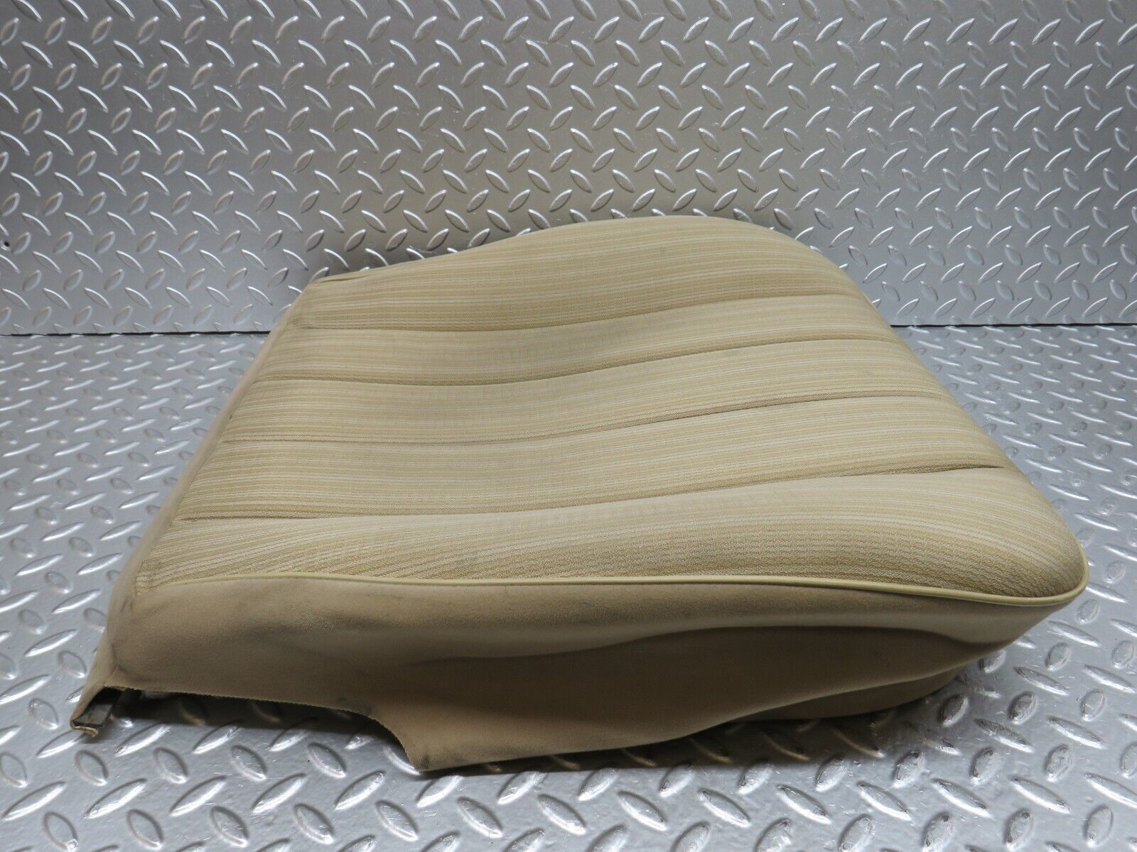 29483 Mercedes-Benz W124 230E Front Right Driver Seat Bottom 1249101050