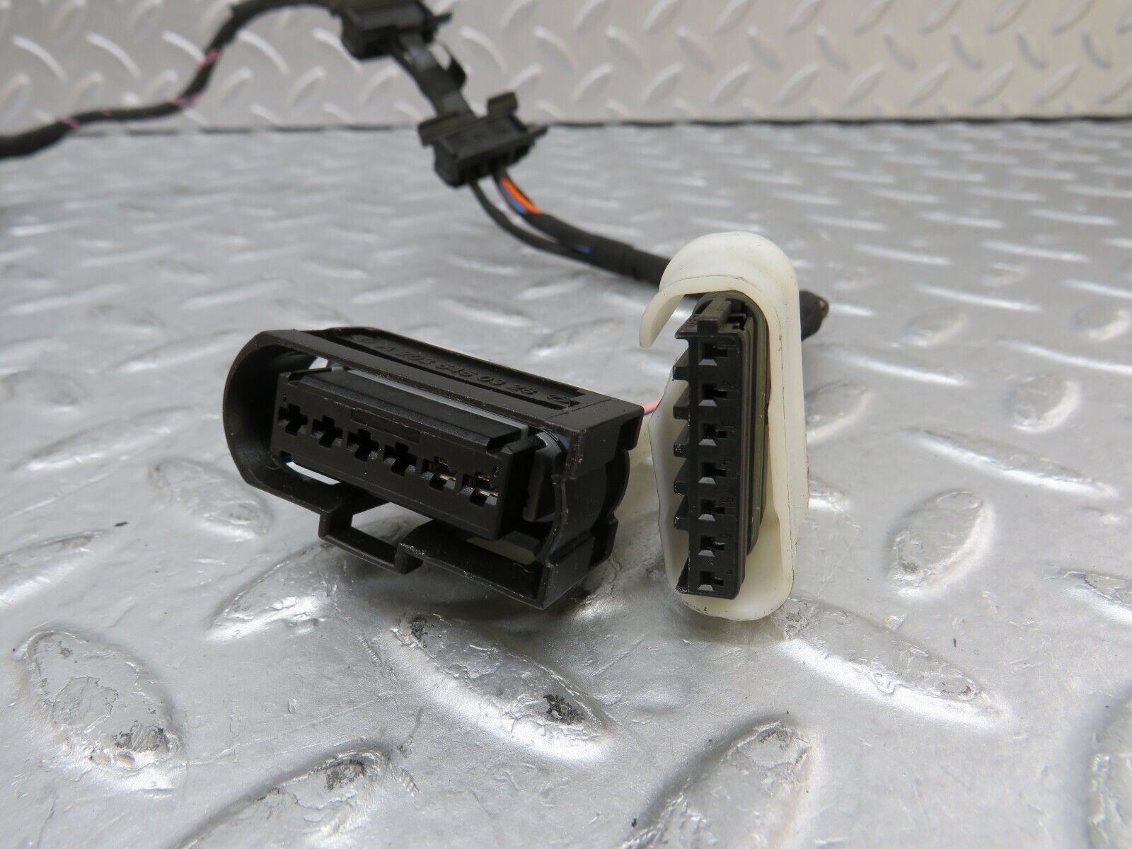 35249 Mercedes-Benz W221 Rear Left Door Wire Harness 2215407307