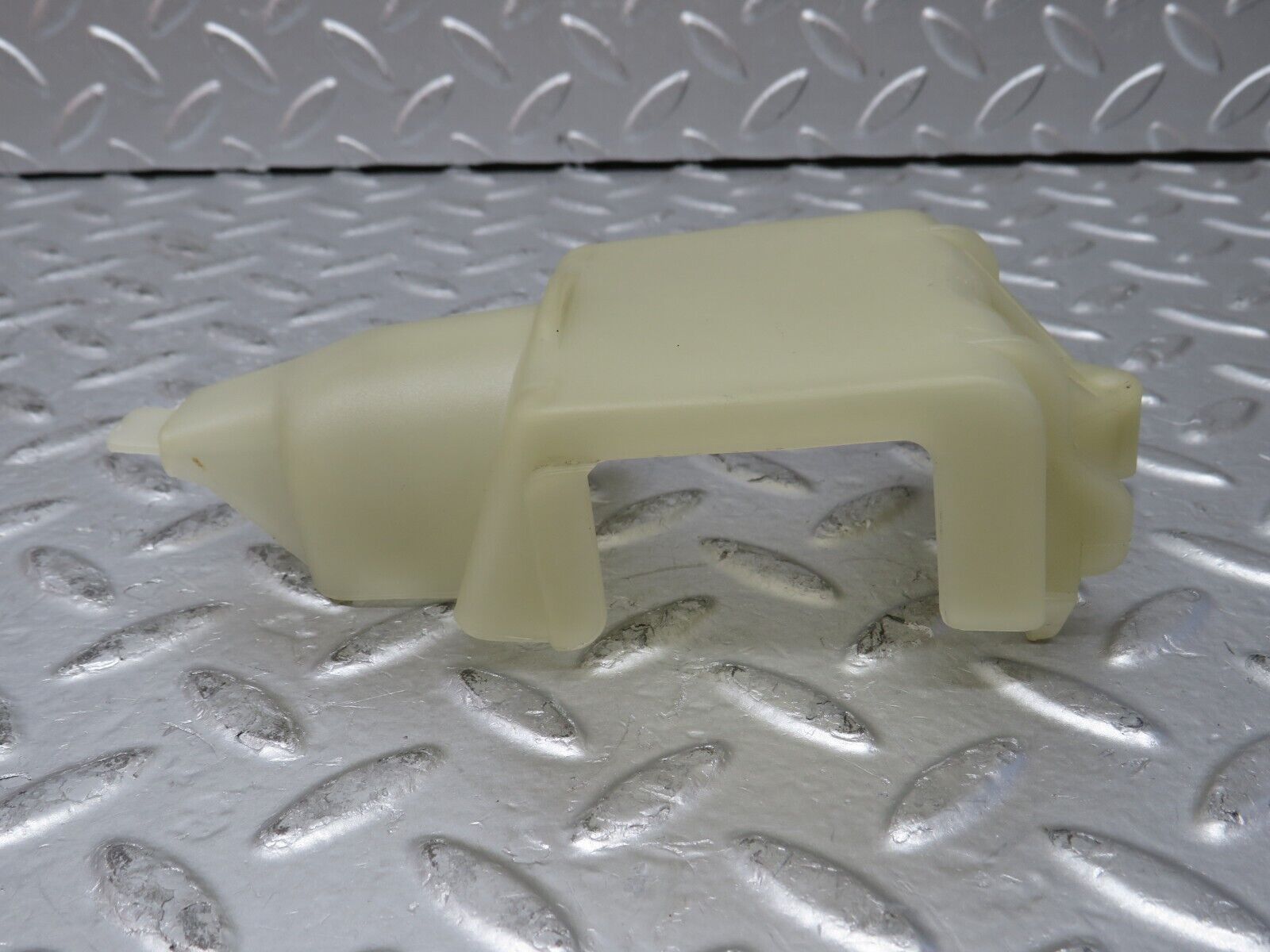 30284 Mercedes-Benz W124 230E Rear Door Lock Vacuum Actuator Cover 1248050590