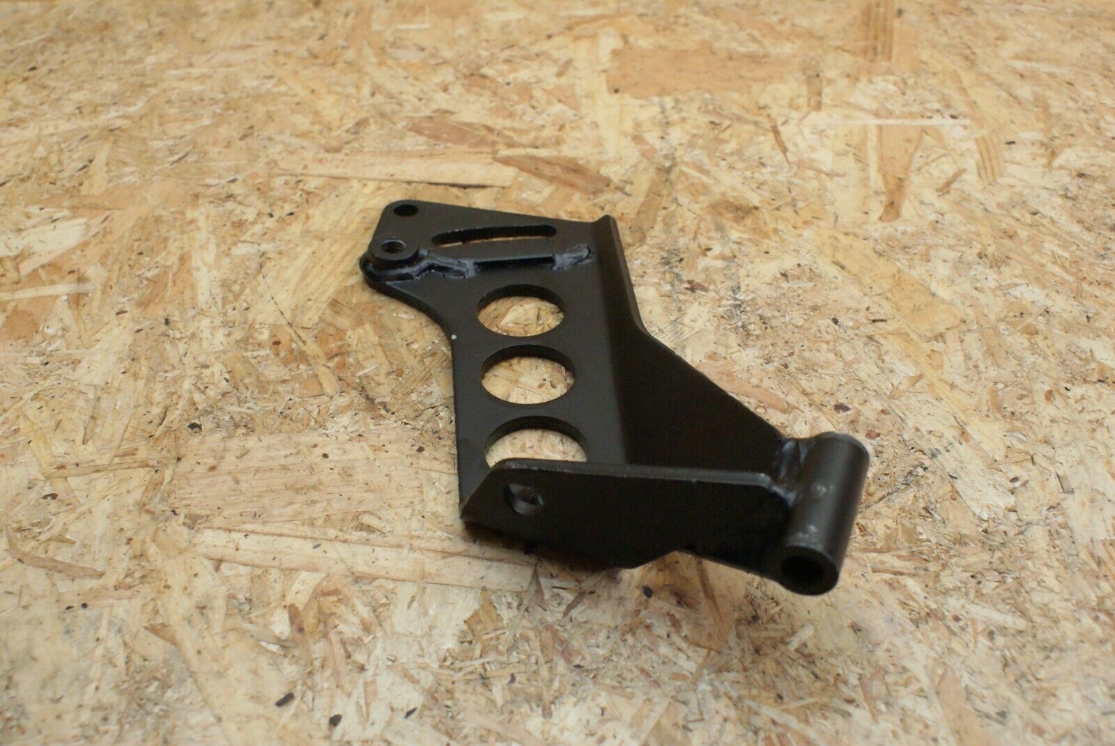 2439 Mercedes-Benz W123 280E Power Steering Pump Holder Bracket