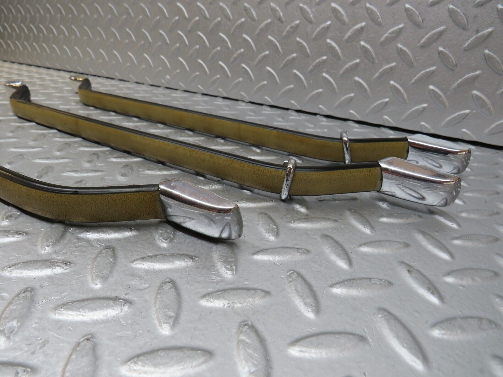 35721 Mercedes-Benz W108 Interior Roof Grab Handle Set Brown