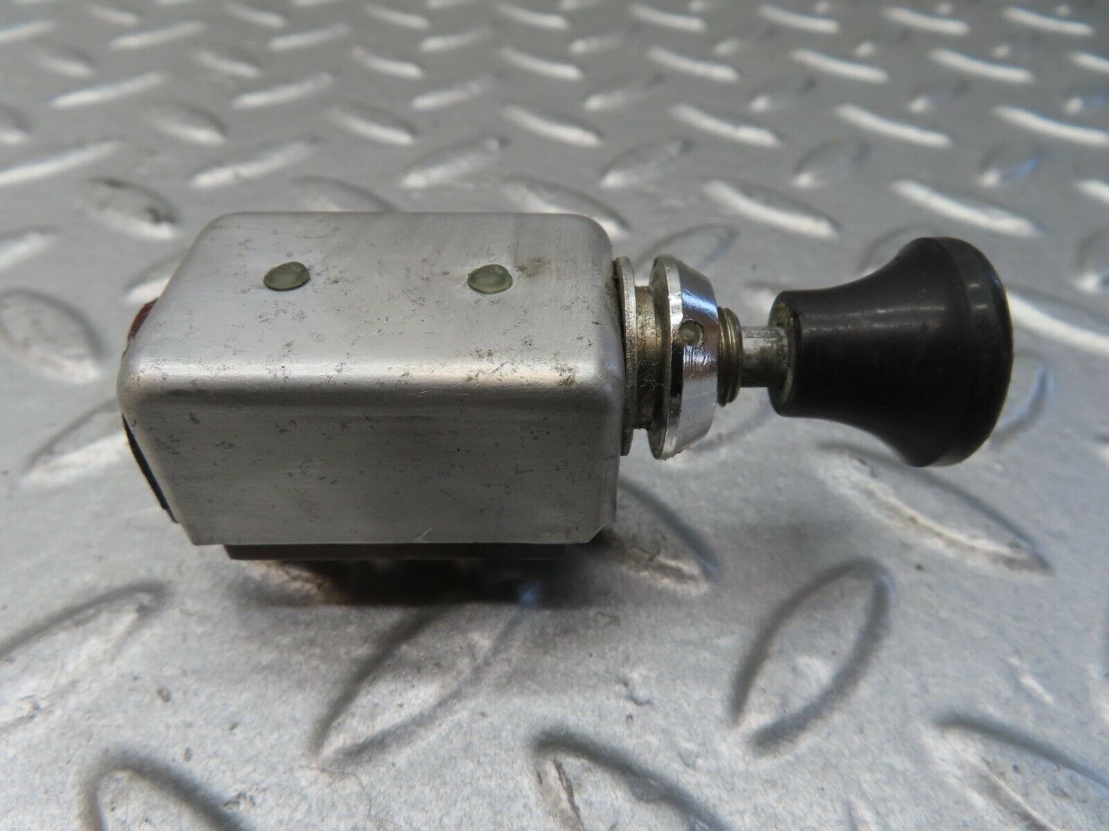 13255 Mercedes-Benz W111 220S Windscreen Wiper Pull Switch 461630