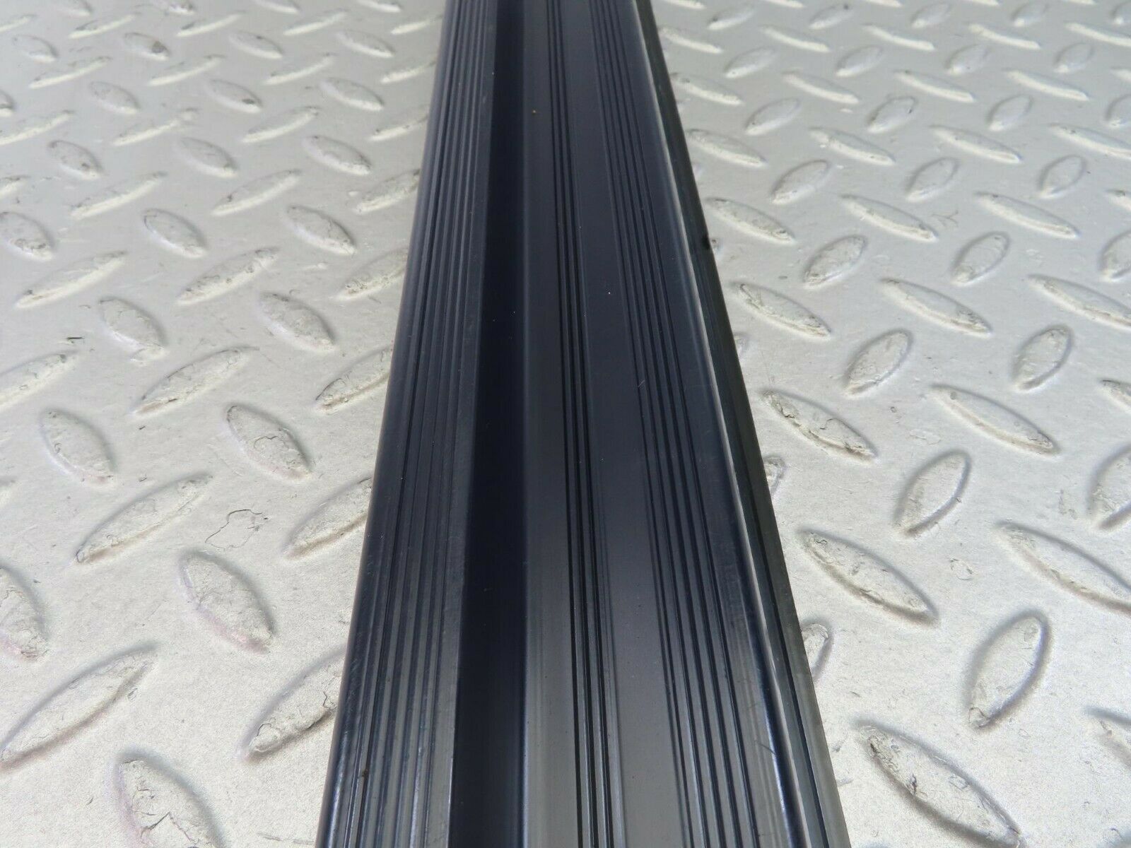 10346 Mercedes-Benz W201 190E Front Left Door Sill Blue