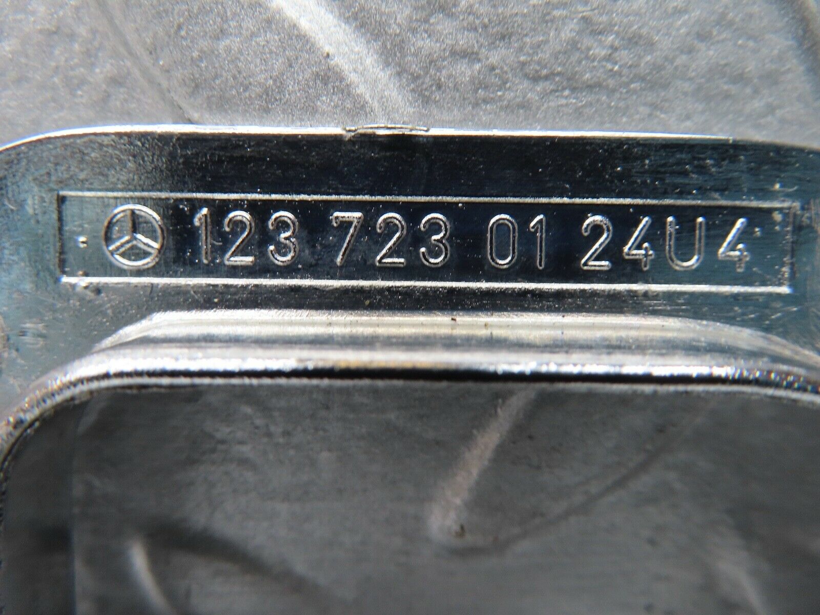 16983 Mercedes-Benz C123 280CE Coupe Left Chrome Door Latch Trim 1237230124