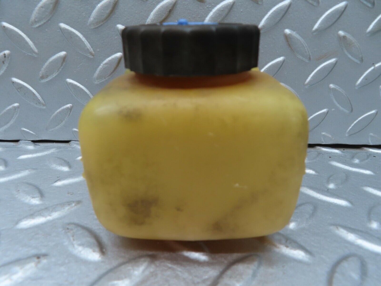 13330 Mercedes-Benz W111 220S Brake Fluid Reservoir Tank