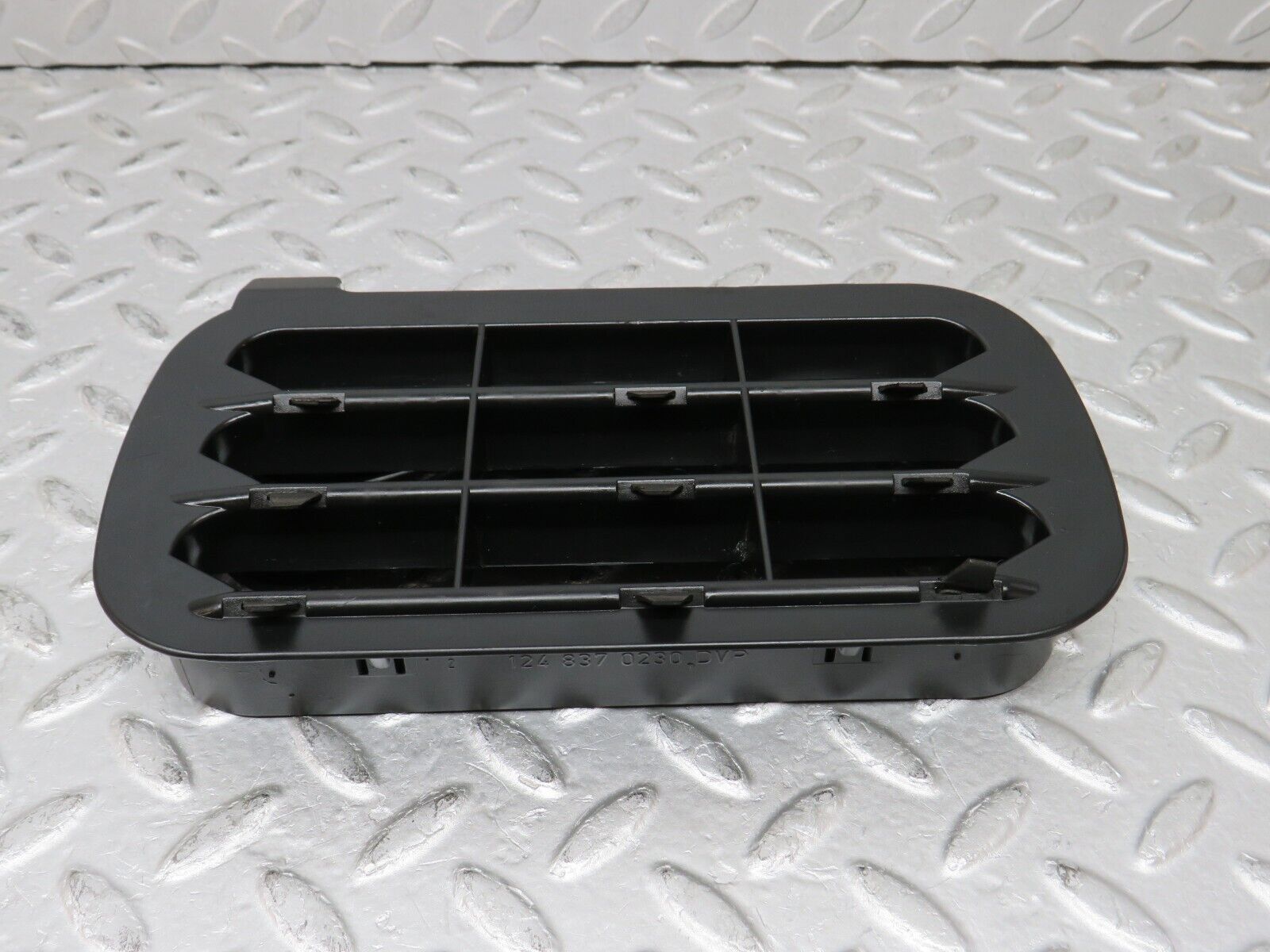 37999 Mercedes-Benz A124 320E Cabriolet Air Intake Vent 1248370230 1248370242