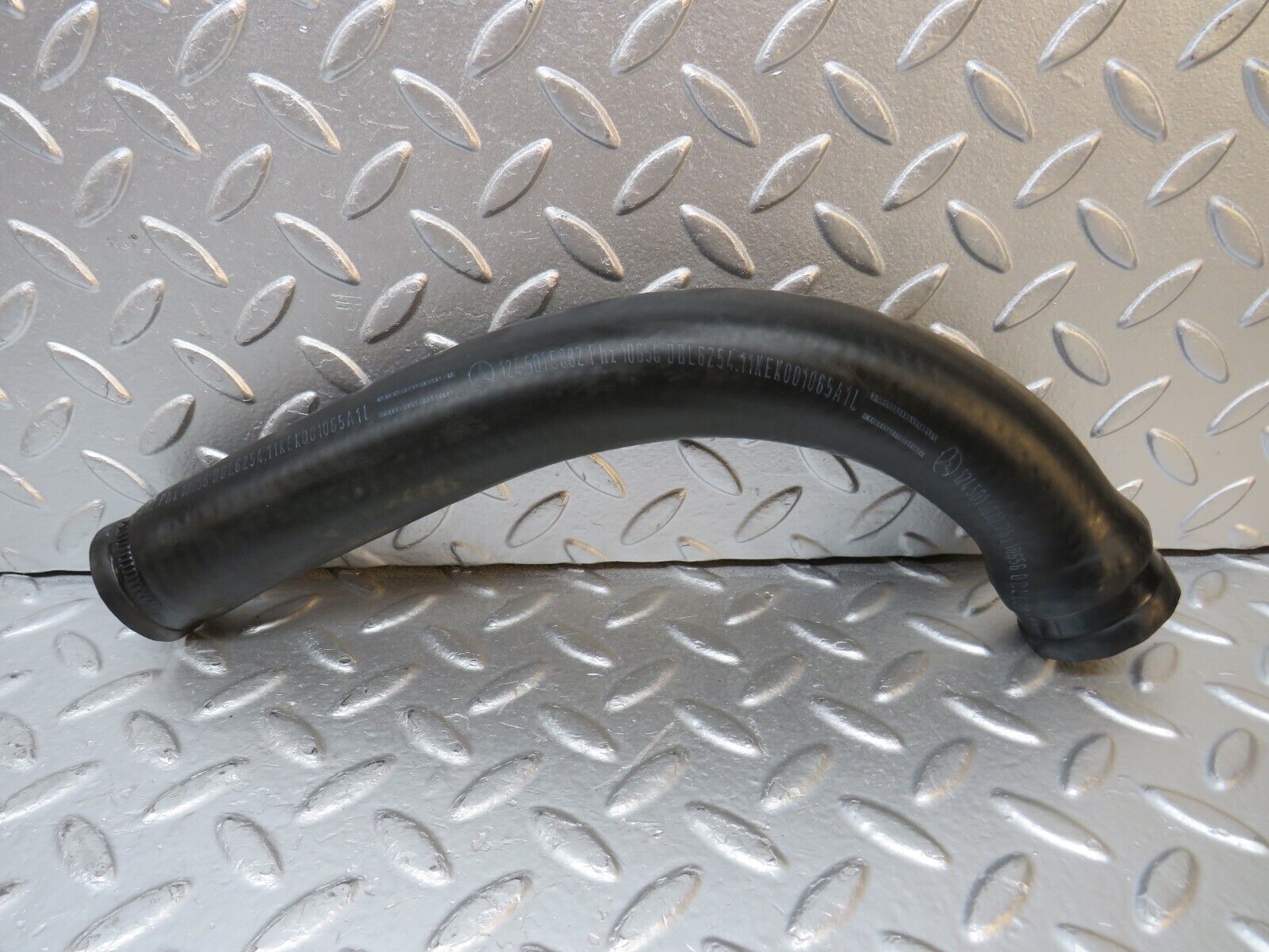 31212 Mercedes-Benz S124 220TE Wagon Radiator Hose 1245015882