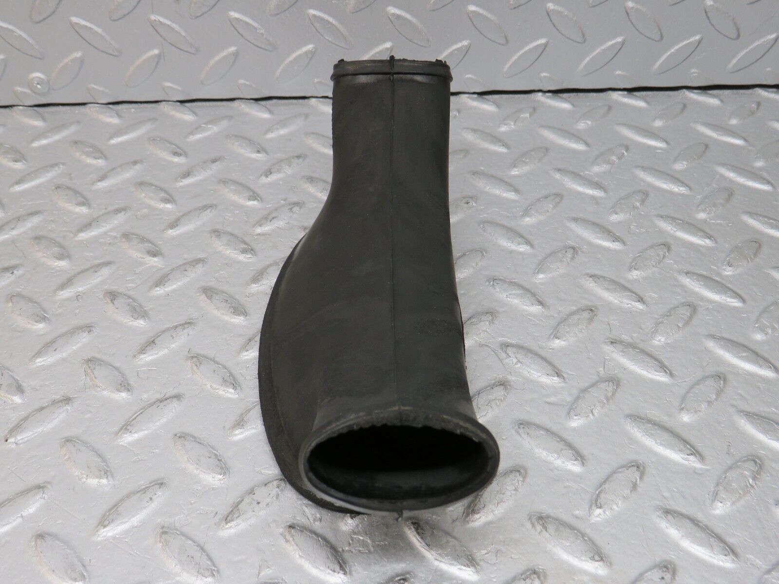 36661 Mercedes-Benz W201 190E 2.0L Heater Water Drain 2018320025