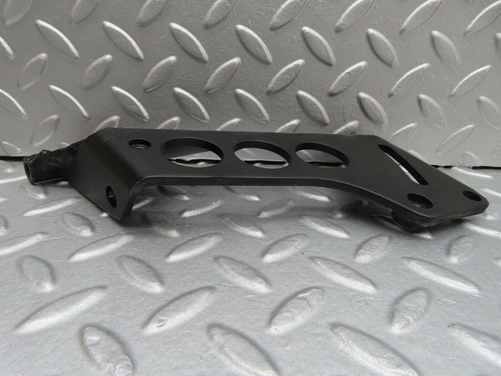 15972 Mercedes-Benz W123 280E Power Steering Pump Bracket