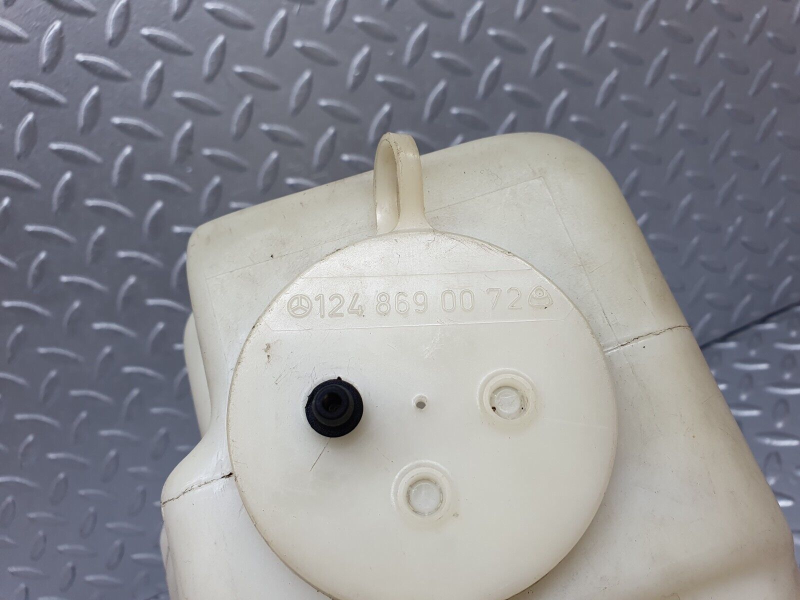 41581 Mercedes-Benz W124 200E Windscreen Washer Fluid Tank 1248690520 1248690072