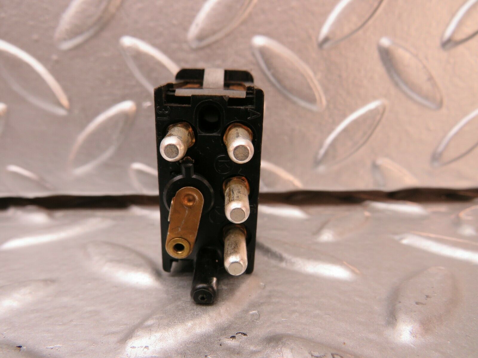 23979 Mercedes-Benz W123 280E Rear Windscreen Defroster Switch 0008206110