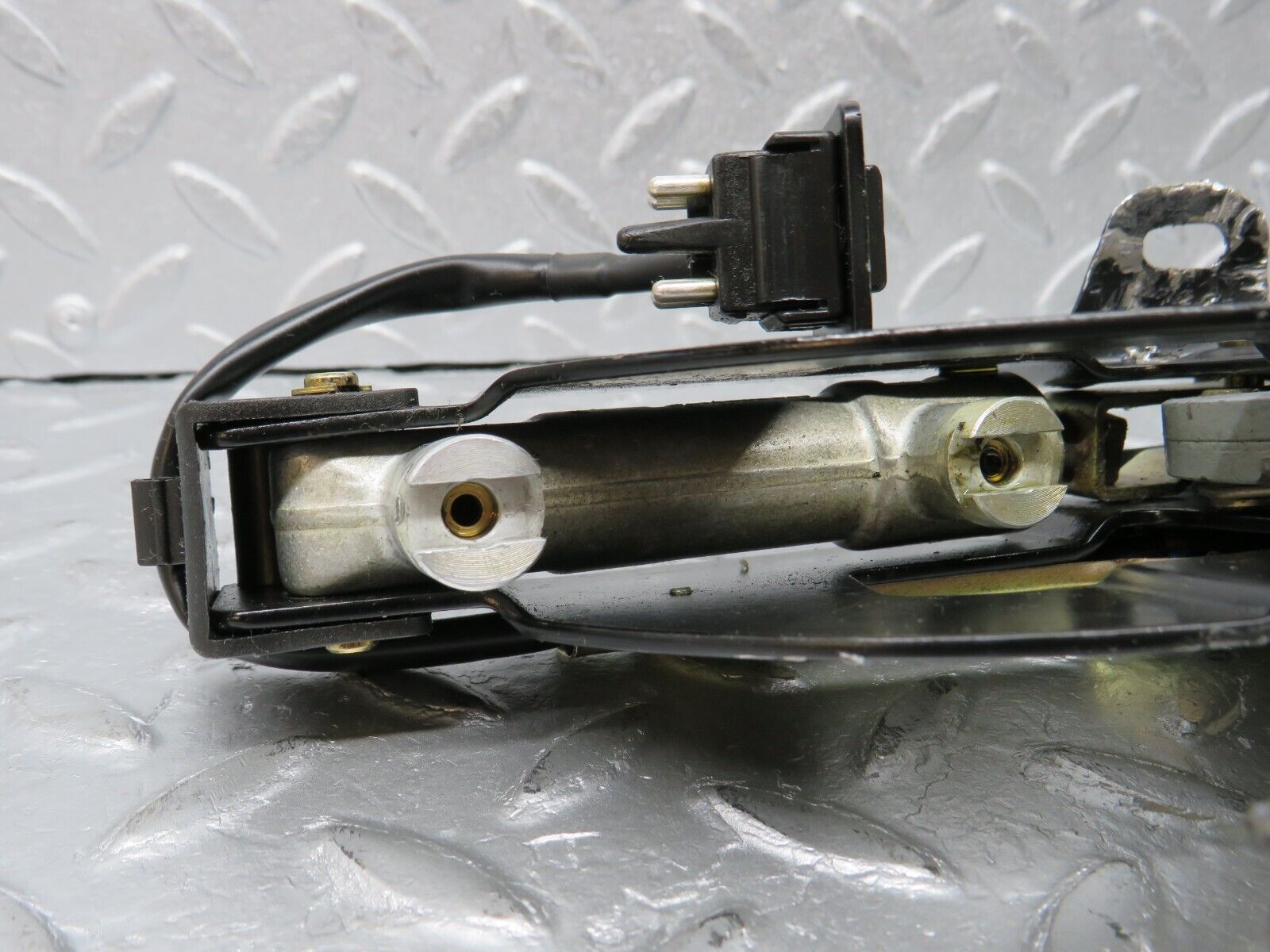 38358 Mercedes-Benz R129 280SL Coupe Rear Left Roof Lock Mechanism 1298001174