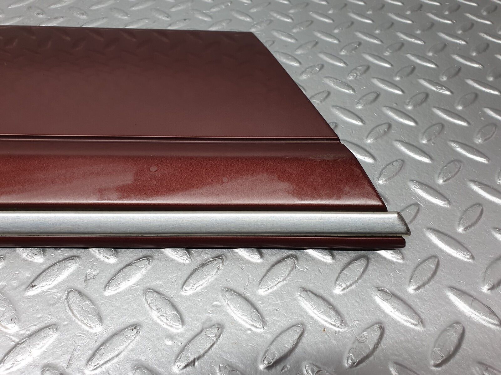 40940 Mercedes-Benz W126 300SE Rear Right Door Moulding Trim 1266904040