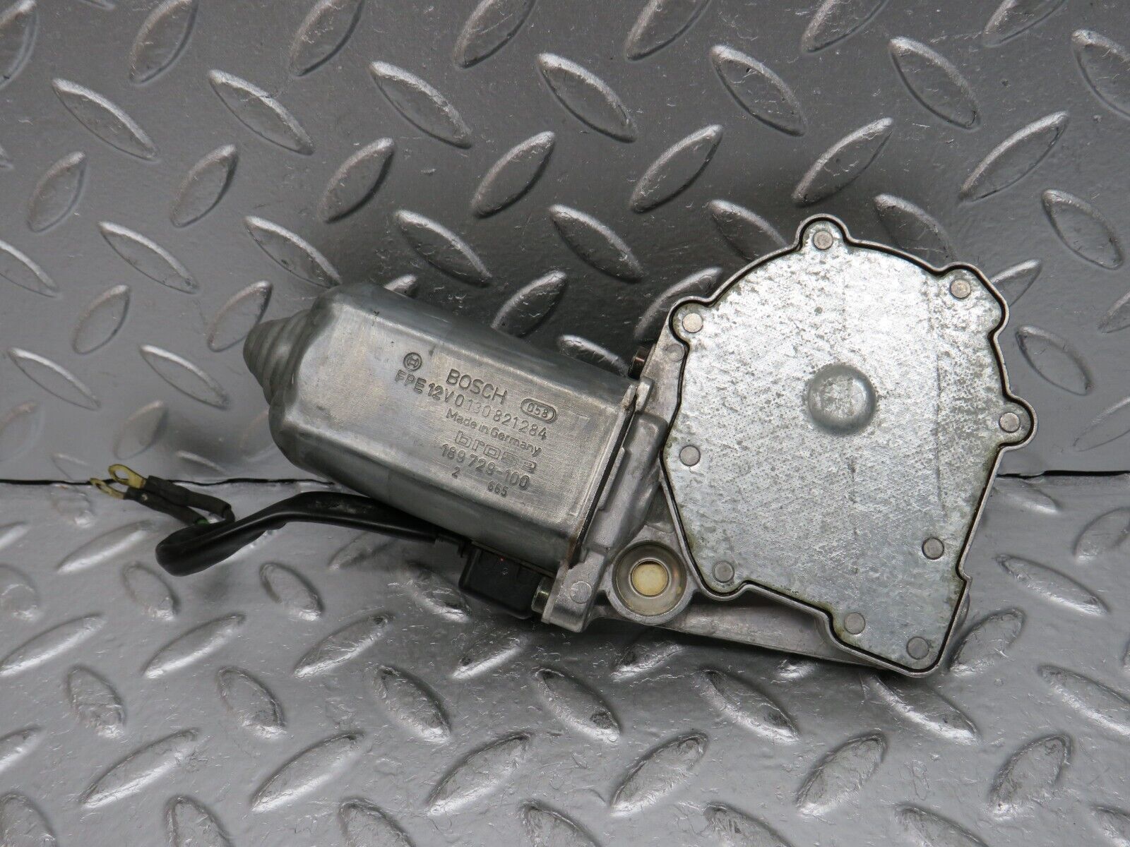 32451 Mercedes-Benz S124 300TE Window Regulator Motor Left Bosch 0130821284