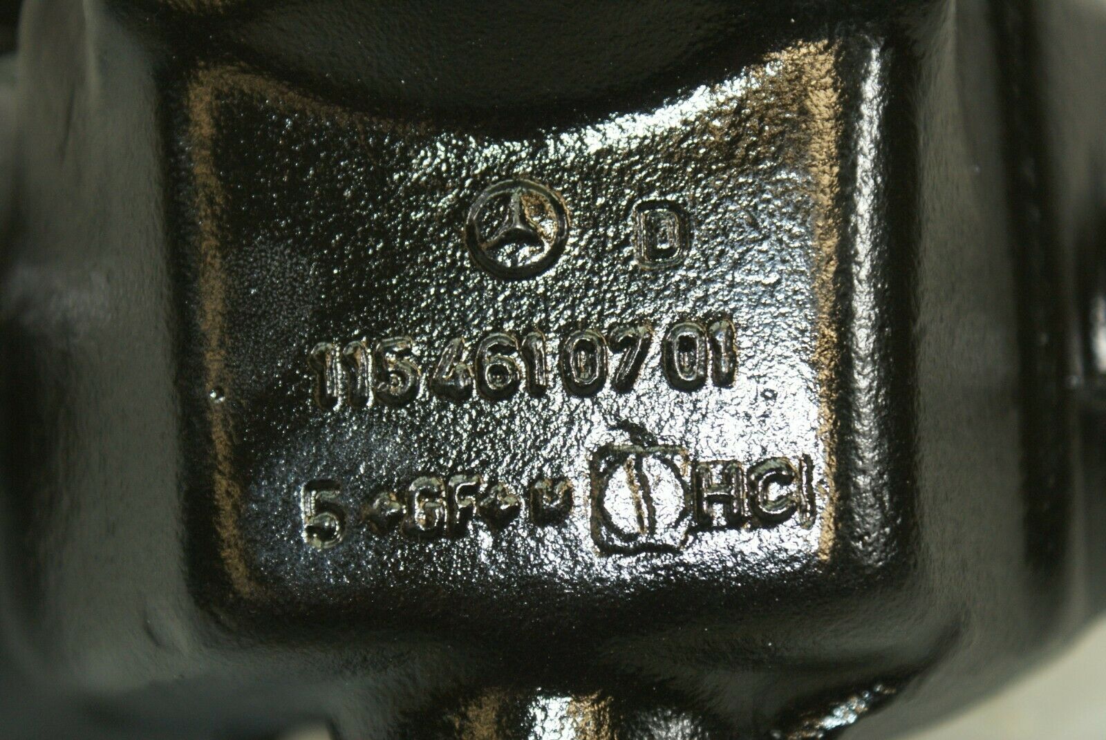 3069 Mercedes-Benz W115 220D Steering Box Steering Rack LHD 1154610701