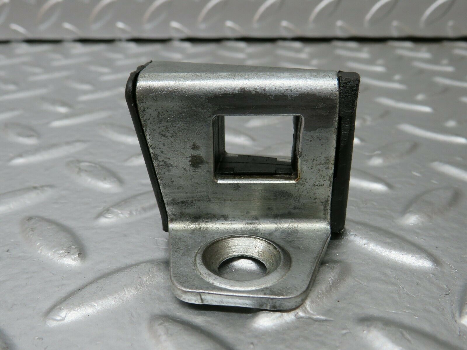 24313 Mercedes-Benz S124 220TE Wagon Door Lock Latch