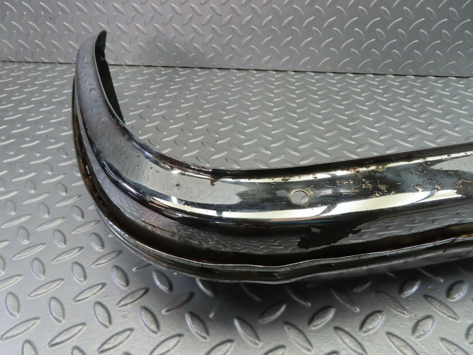 10639 Mercedes-Benz W108 Front Left Bumper Corner