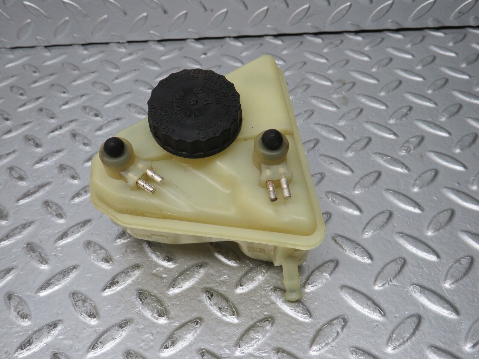 32041 Mercedes-Benz W123 230E Brake Fluid Reservoir Tank DBA