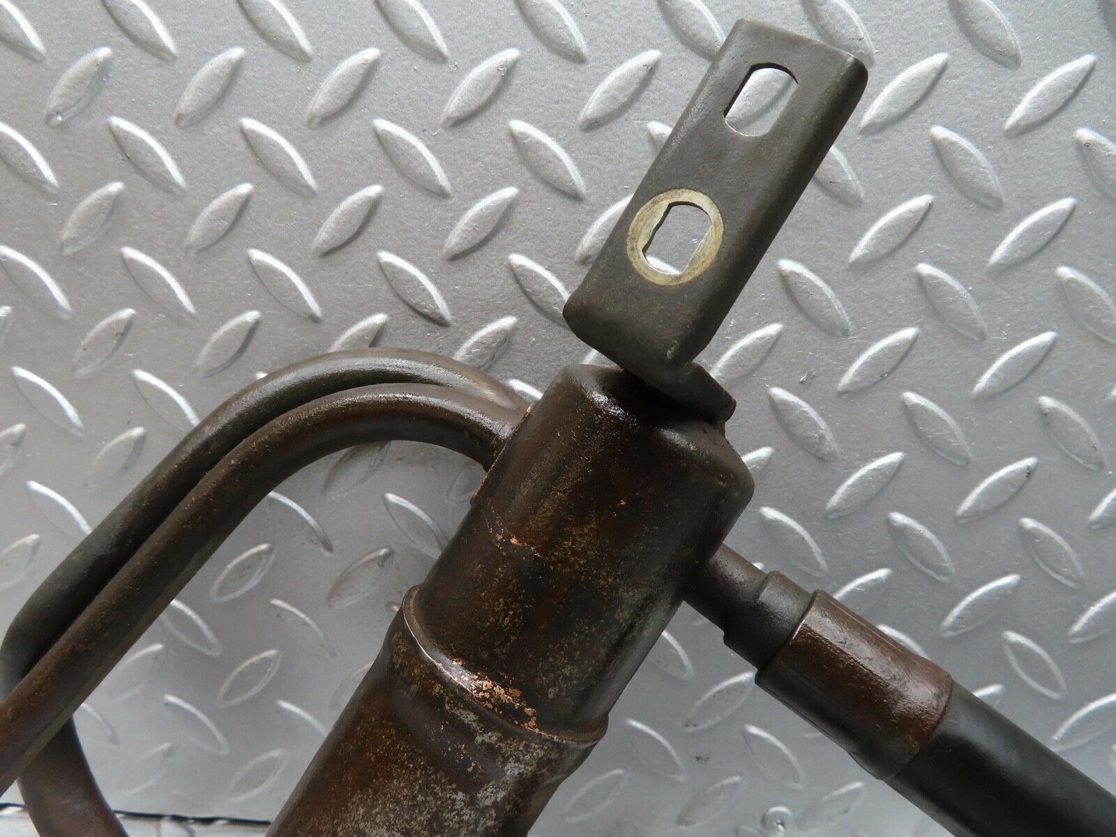 17083 Mercedes-Benz C107 380SLC Air Condition Compressor Hose Pipe