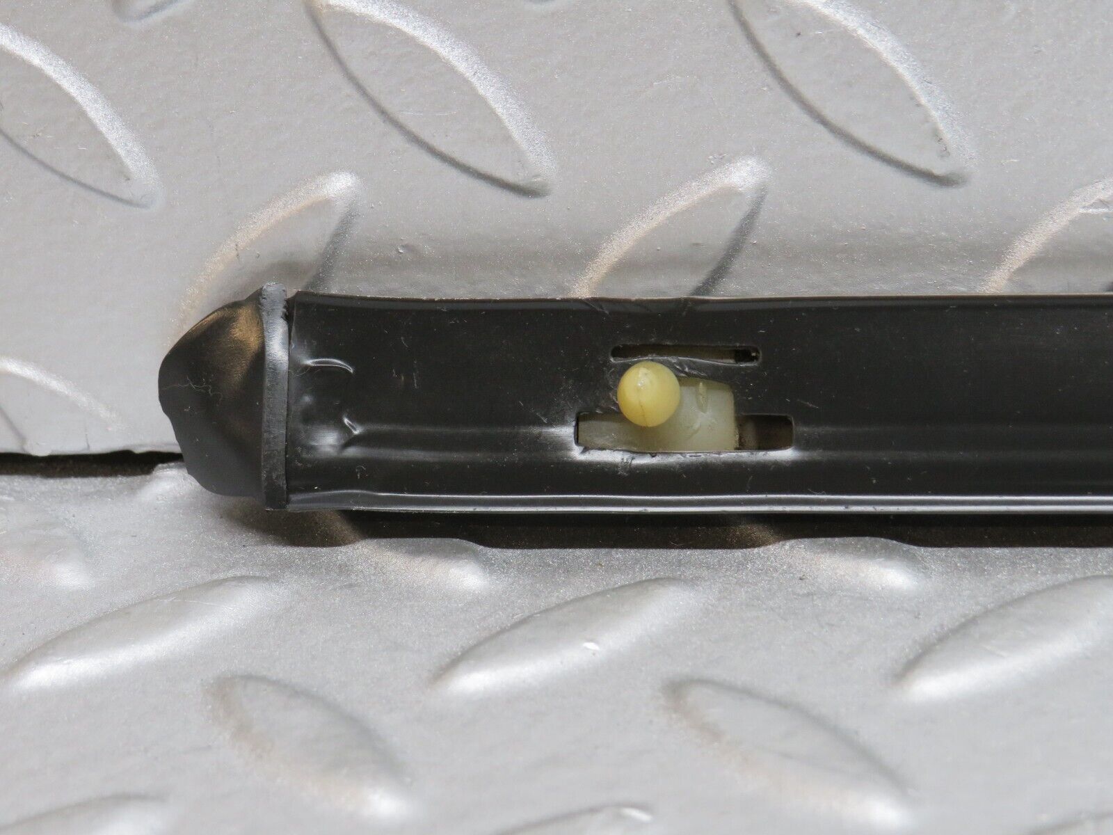 37440 Mercedes-Benz W109 300SEL Front Left Fender Wing Centre Moulding Trim