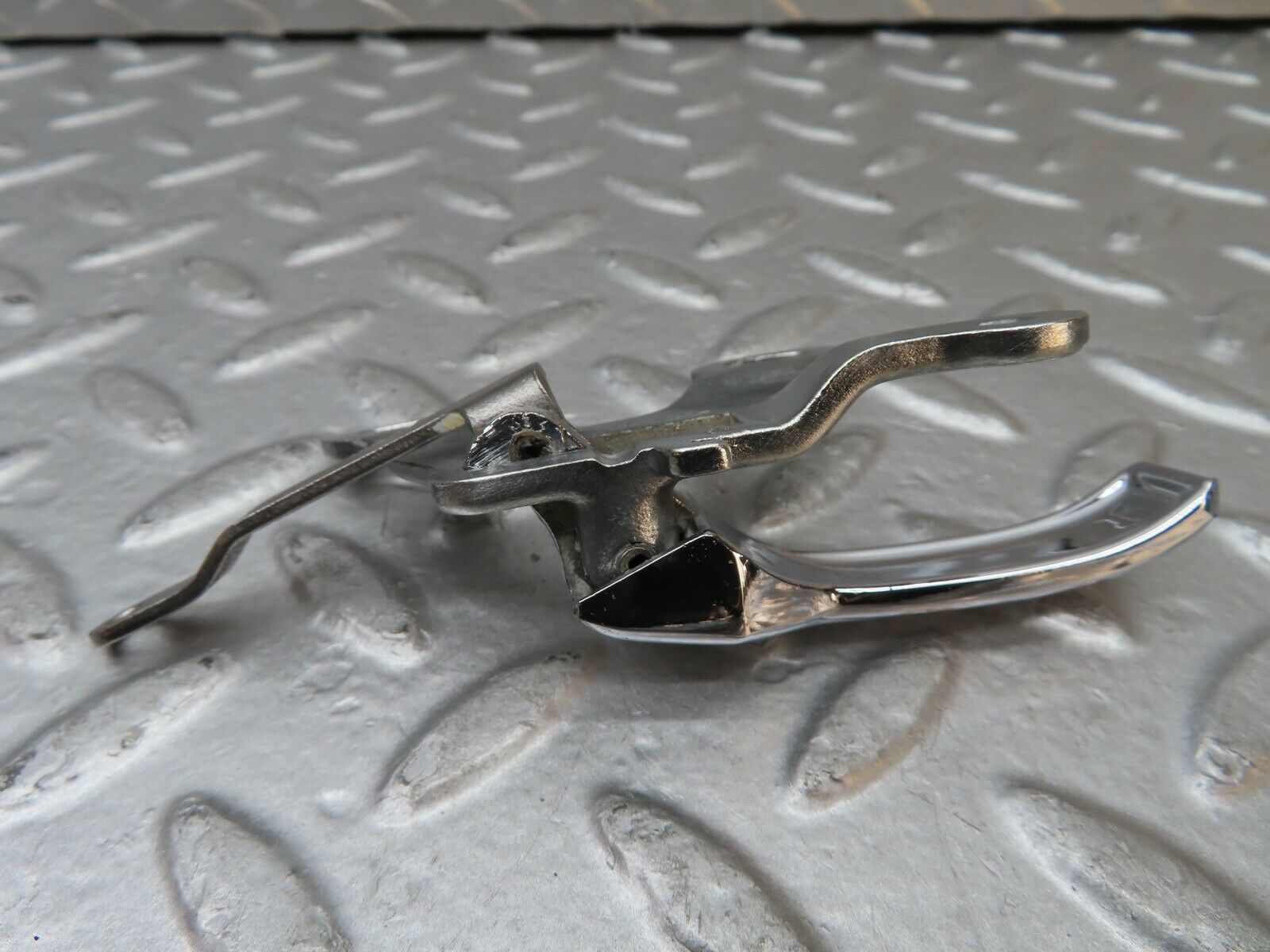 20842 Mercedes-Benz W114 250CE Coupe Left Interior Door Handle 1107660319