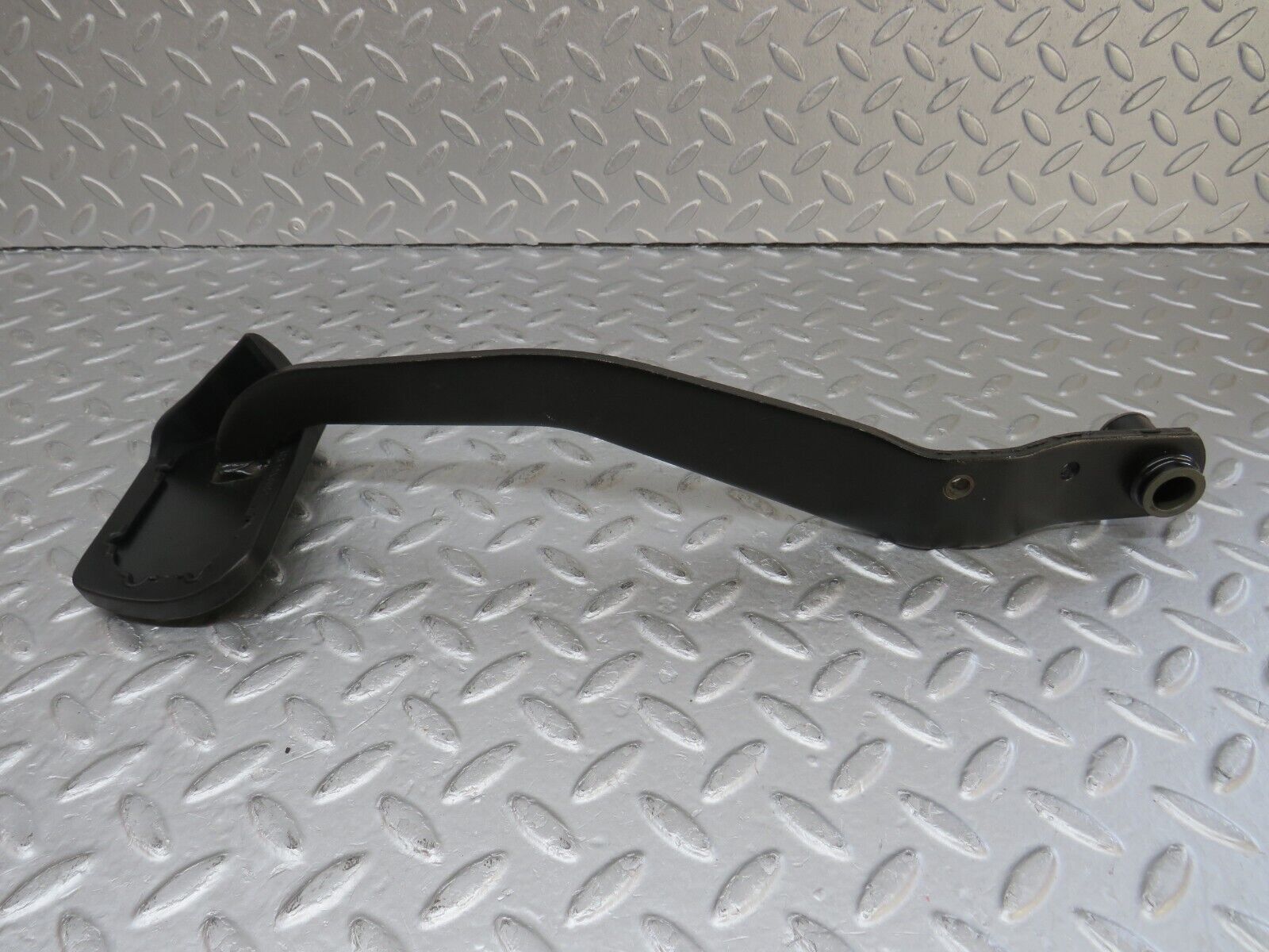 36162 Mercedes-Benz W126 420SE Brake Pedal With Rubber 1232910082