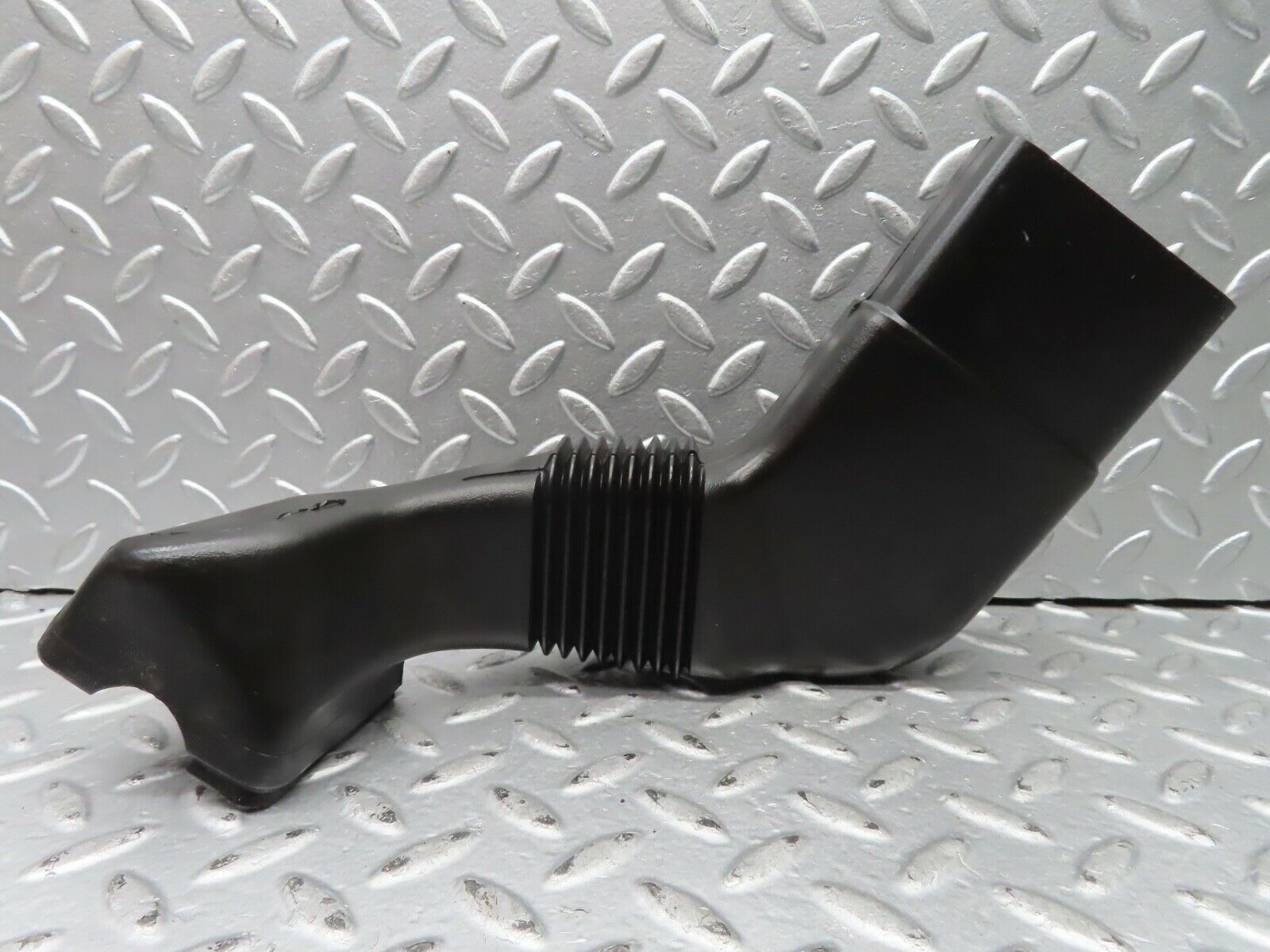 21563 Mercedes-Benz W126 300SE Air Duct Vent Left Side 1268312346