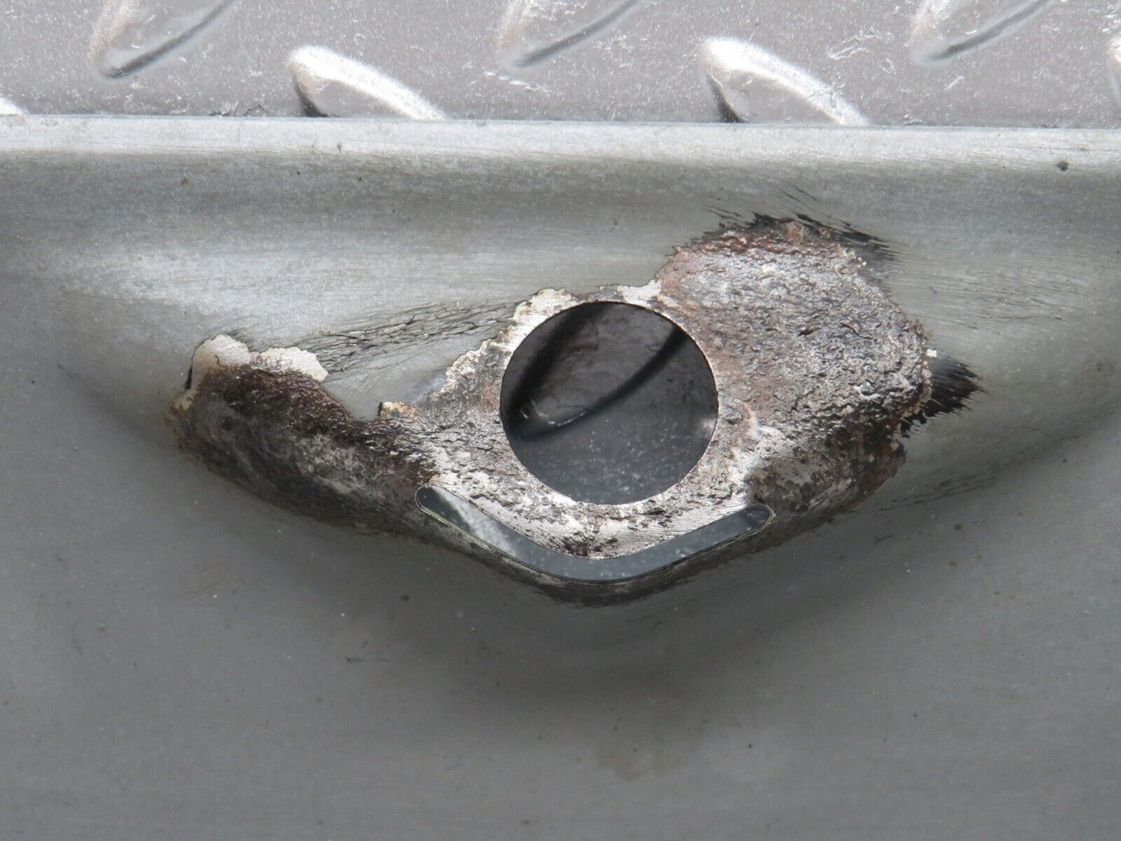 32069 Mercedes-Benz W123 230E Wiper Motor Assembly Cover Access Panel