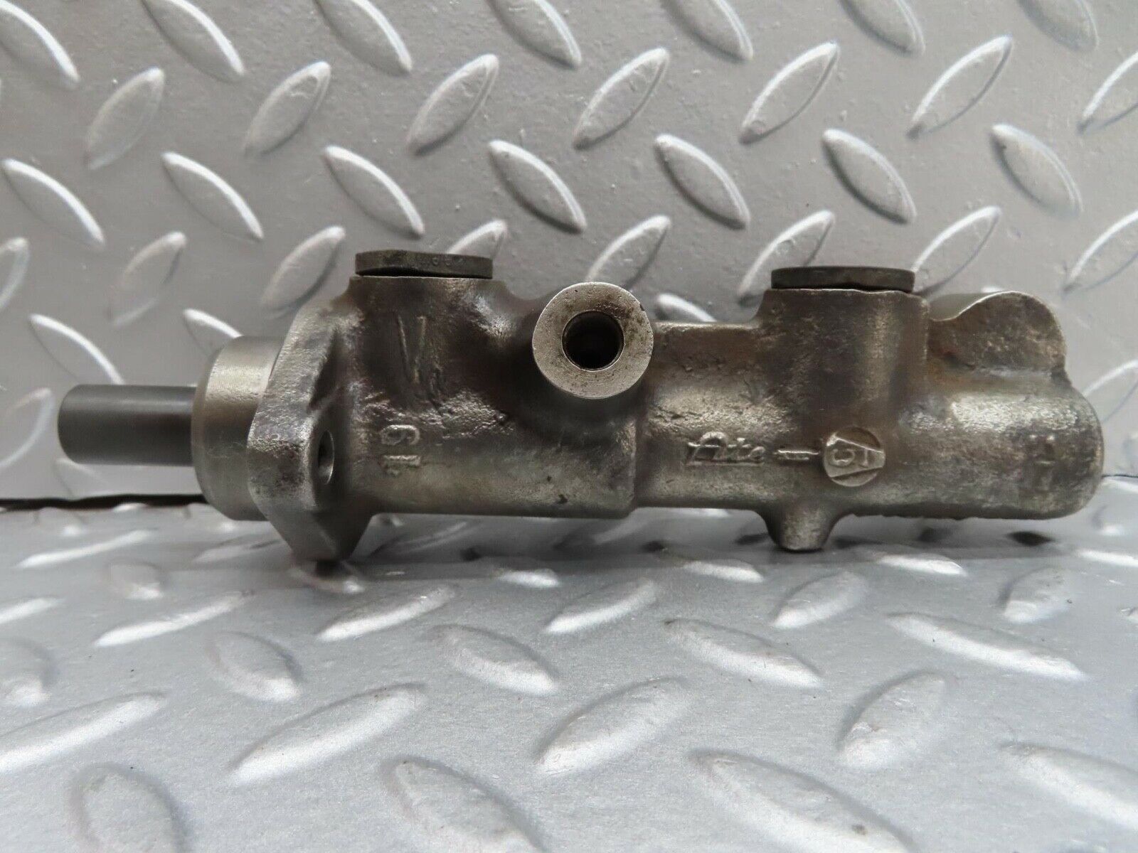 16082 Mercedes-Benz W123 280E Brake Master Cylinder Ate