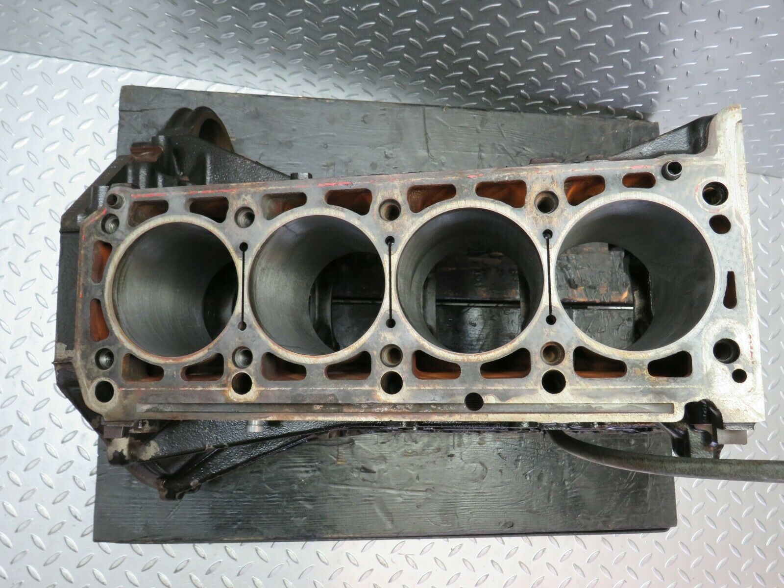 22642 Mercedes-Benz C124 E220 Coupe Engine Block 1110111201 M111.960
